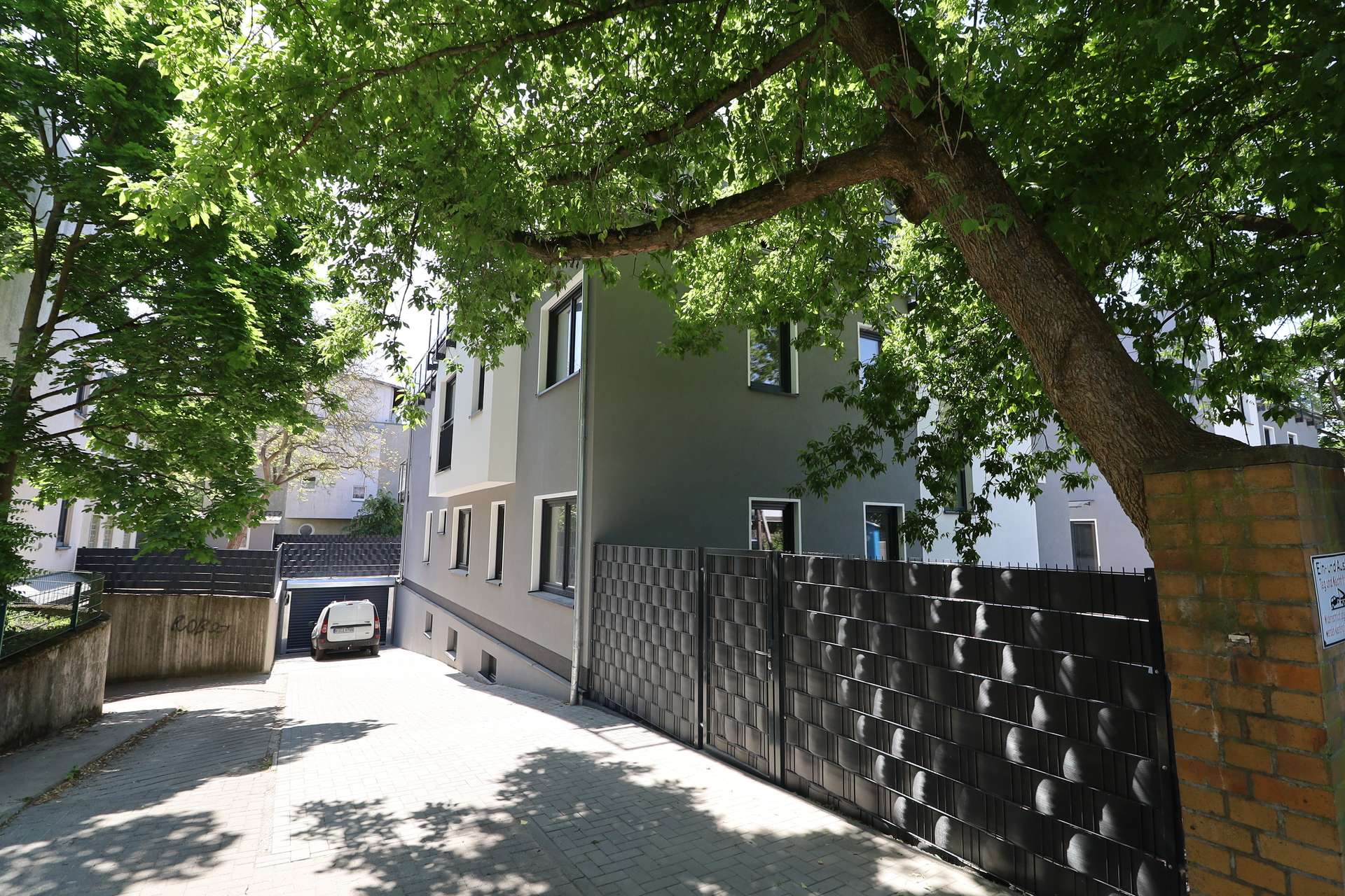 Tiefgaragenzufahrt