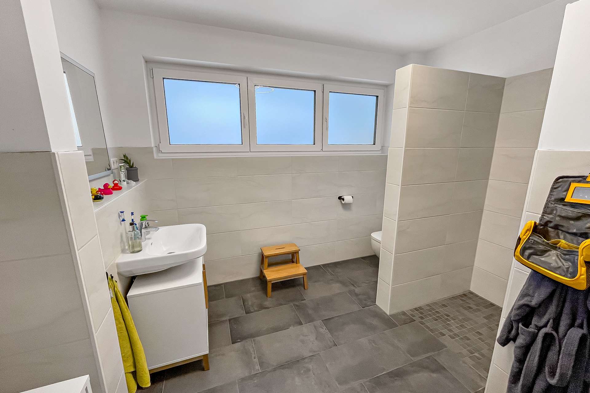 Badezimmer zu Zimmer 2