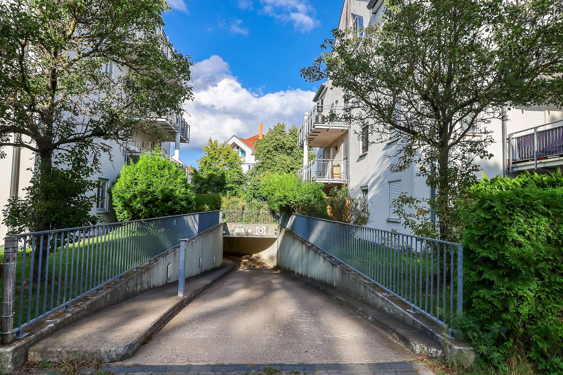Tiefgaragenzufahrt