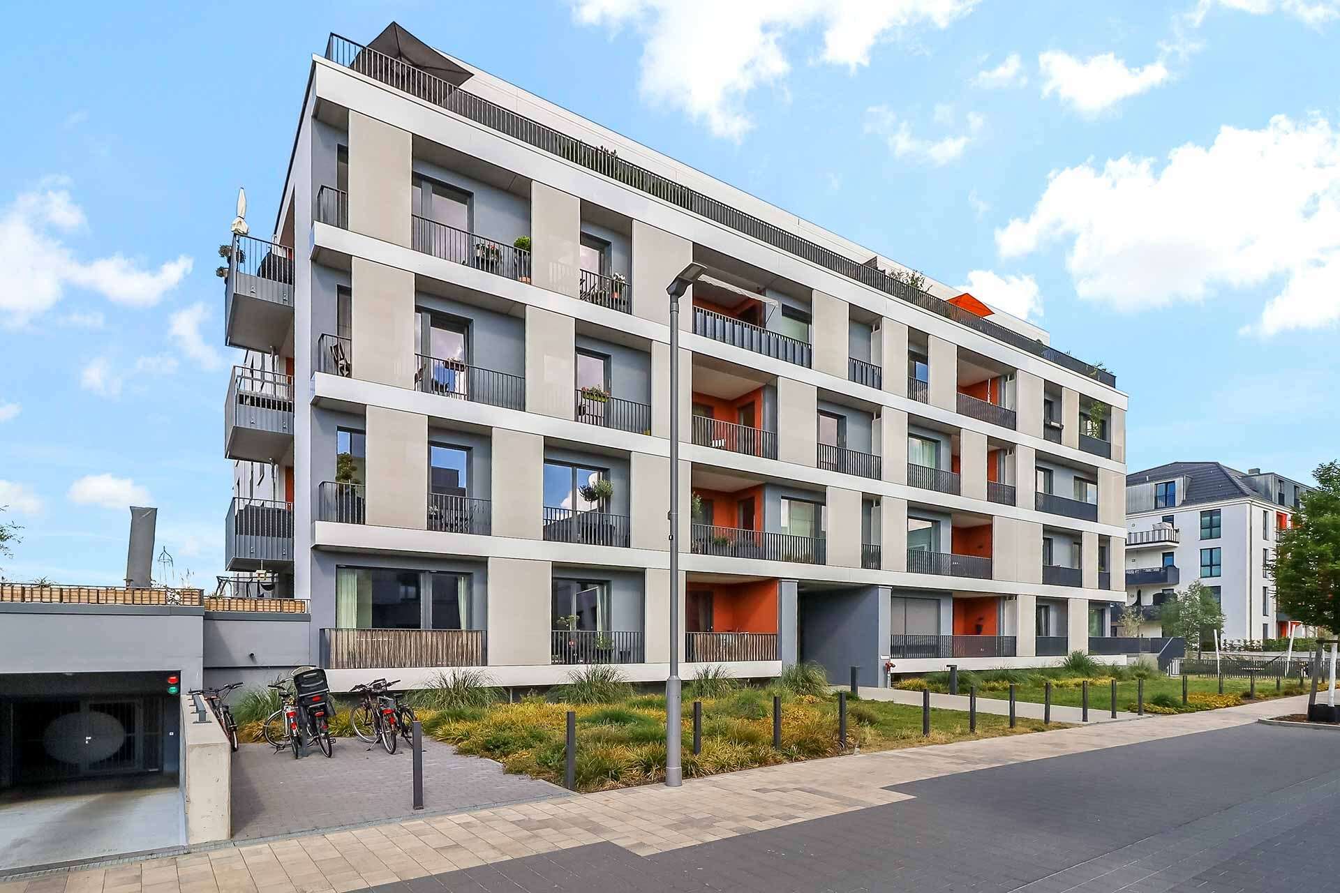 Hausansicht & Zufahrt Tiefgarage