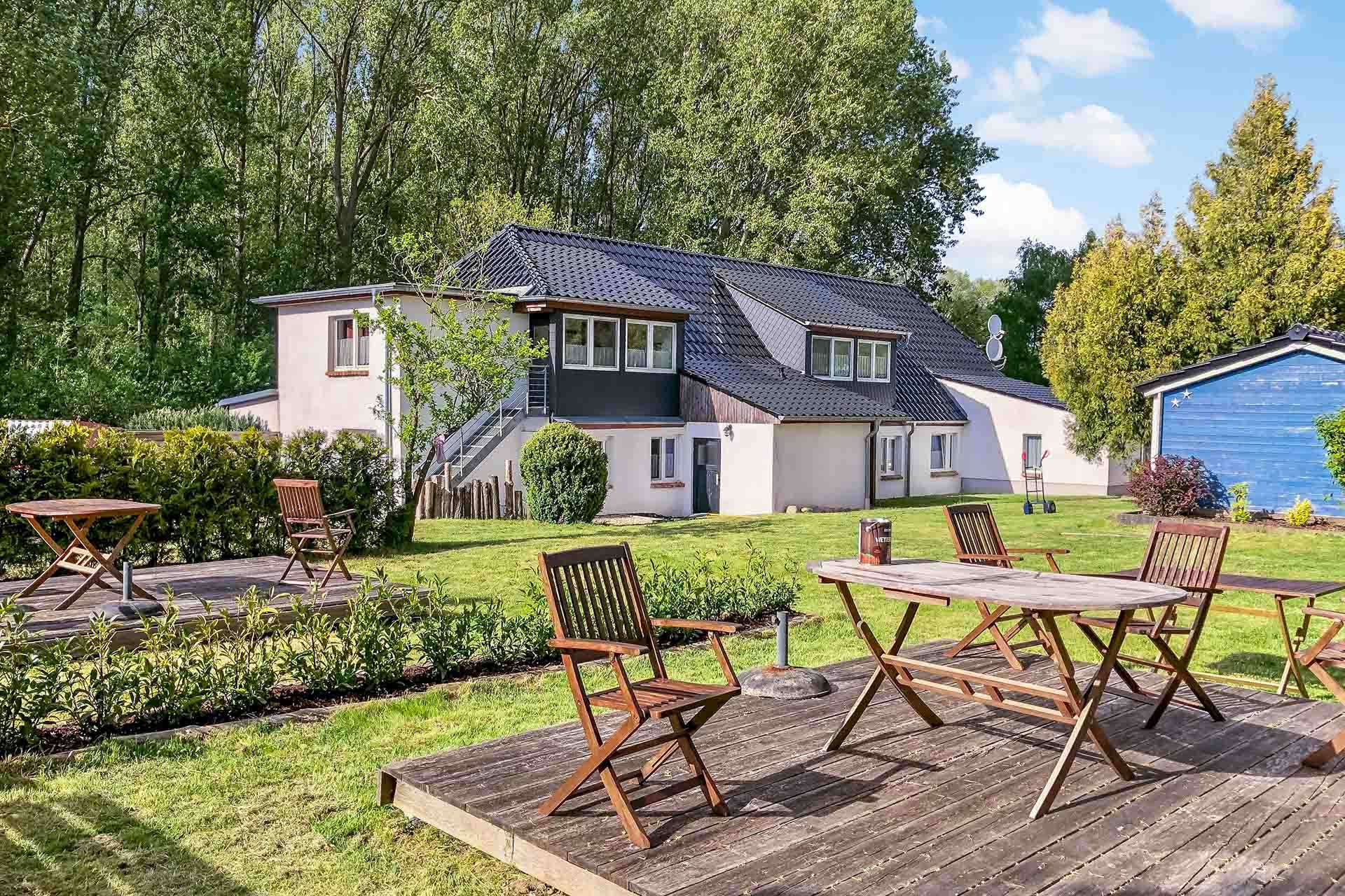Gartenbereich mit Terrasse