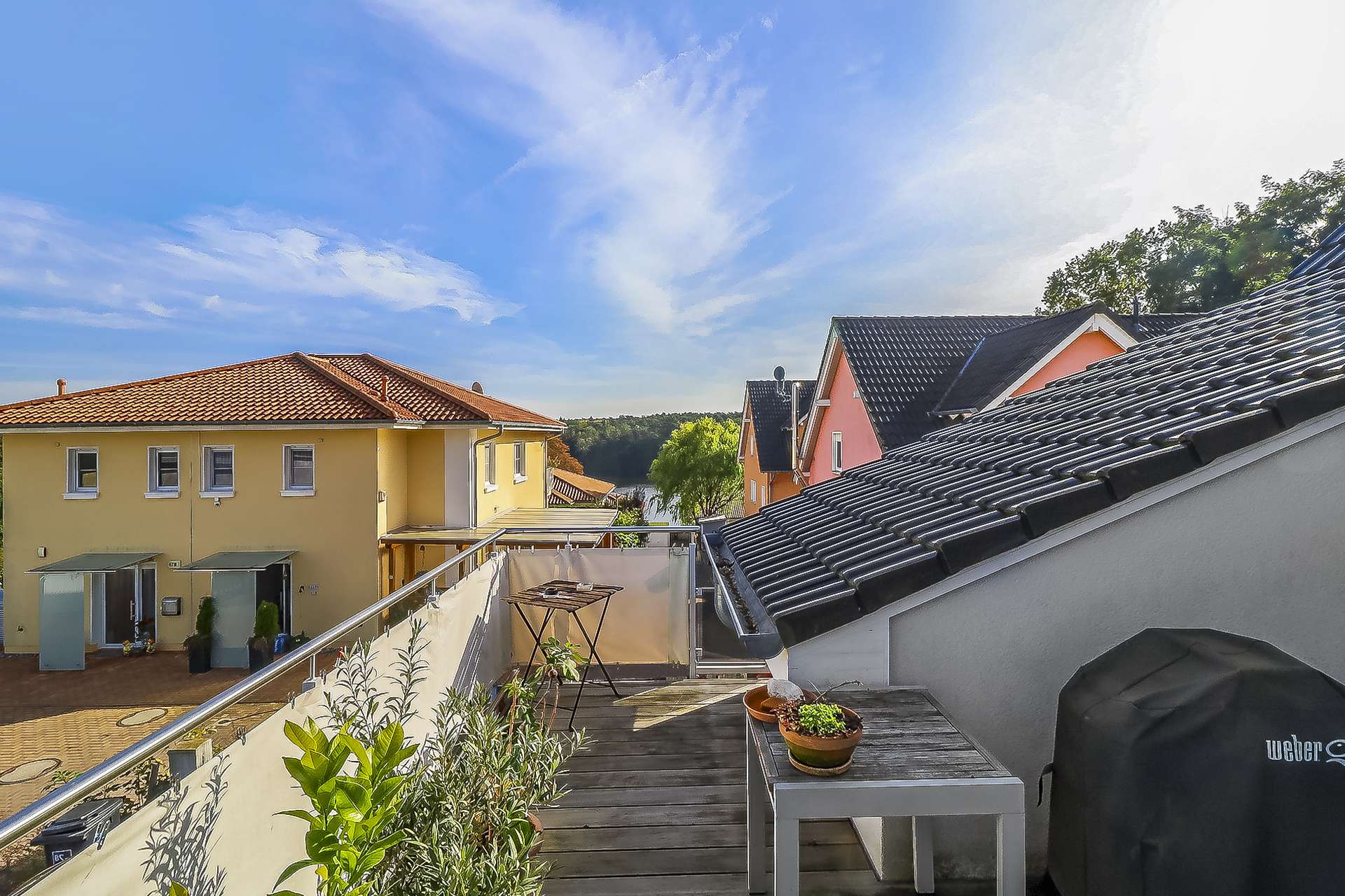 Terrassenansicht mit Wasserblick