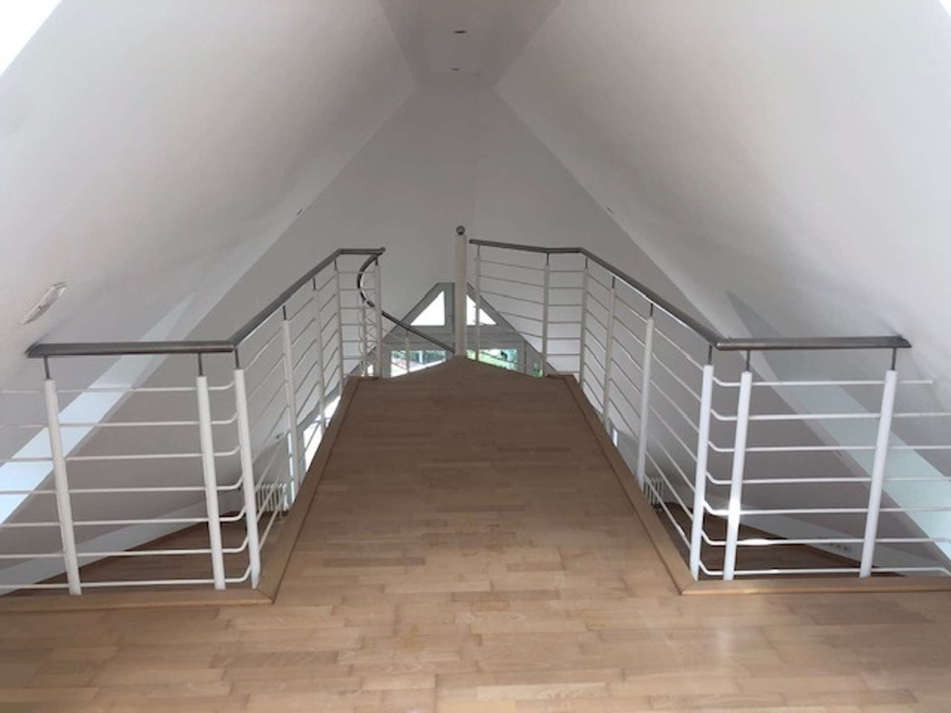 Spitzboden Blick Wendeltreppe