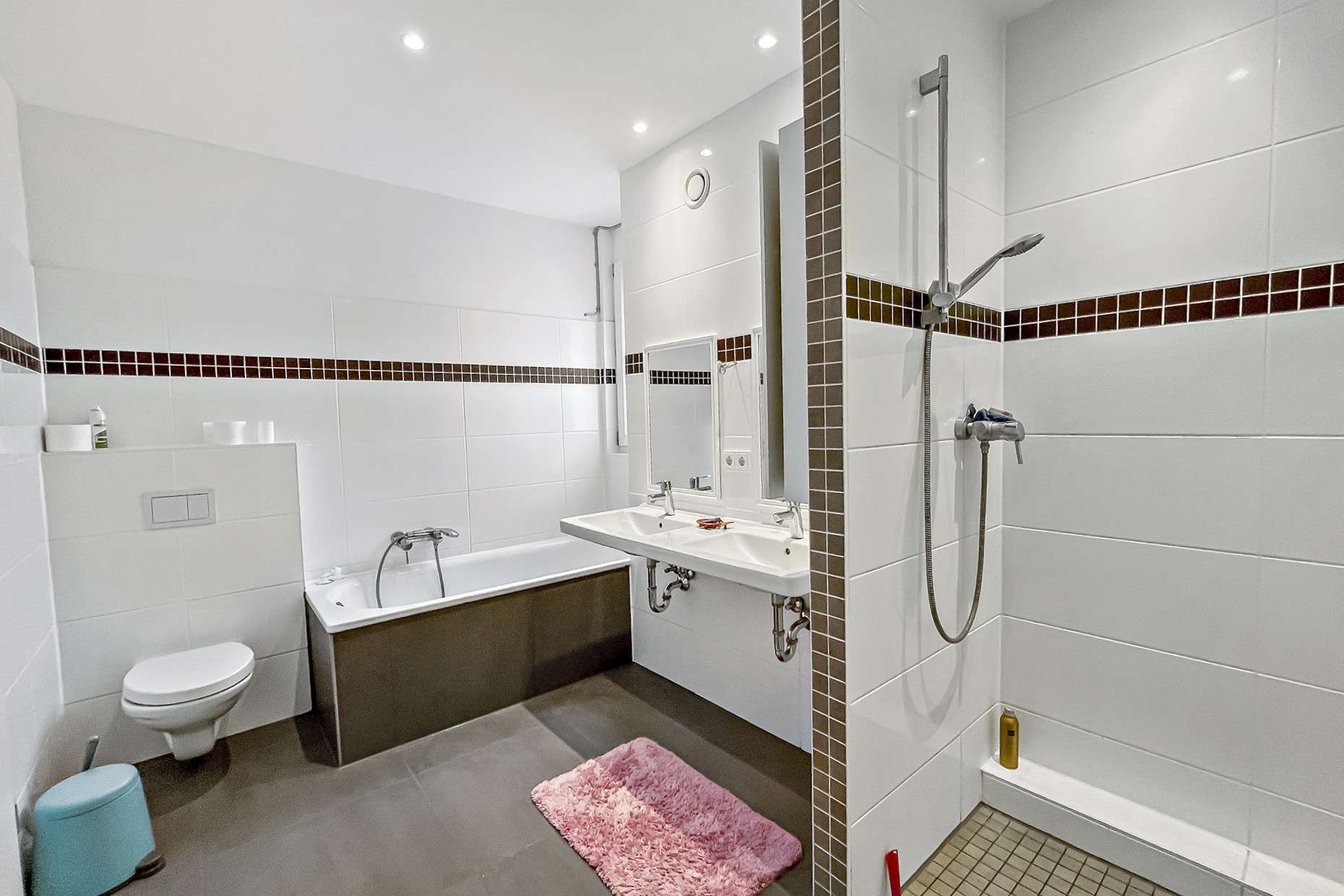 Badezimmer 1.OG