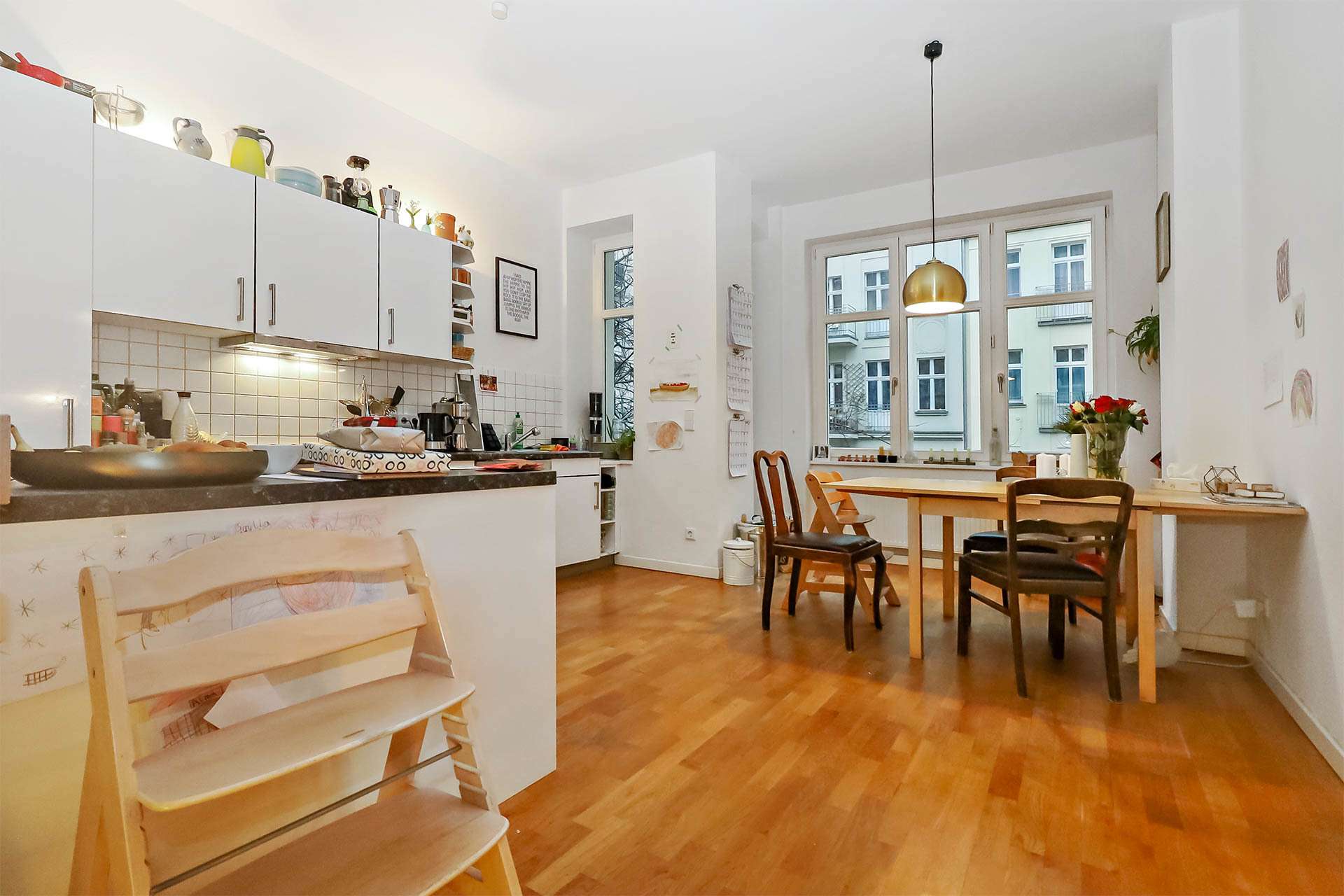 Esszimmer mit Küche 