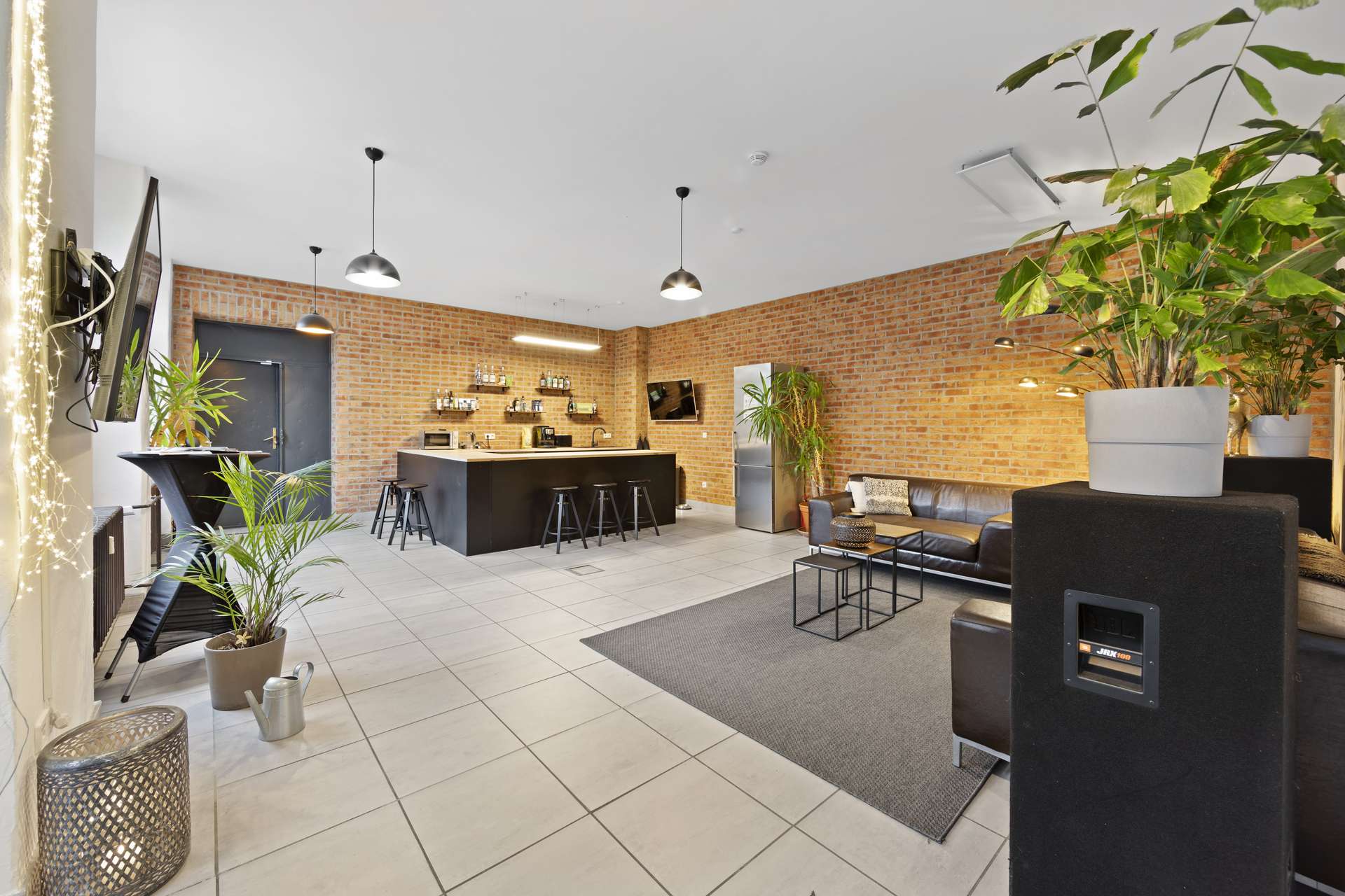 Küche + Lounge 1. OG