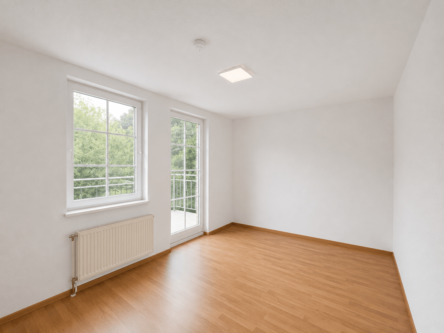 Schlafzimmer OG (Mit KI leergeräumt)