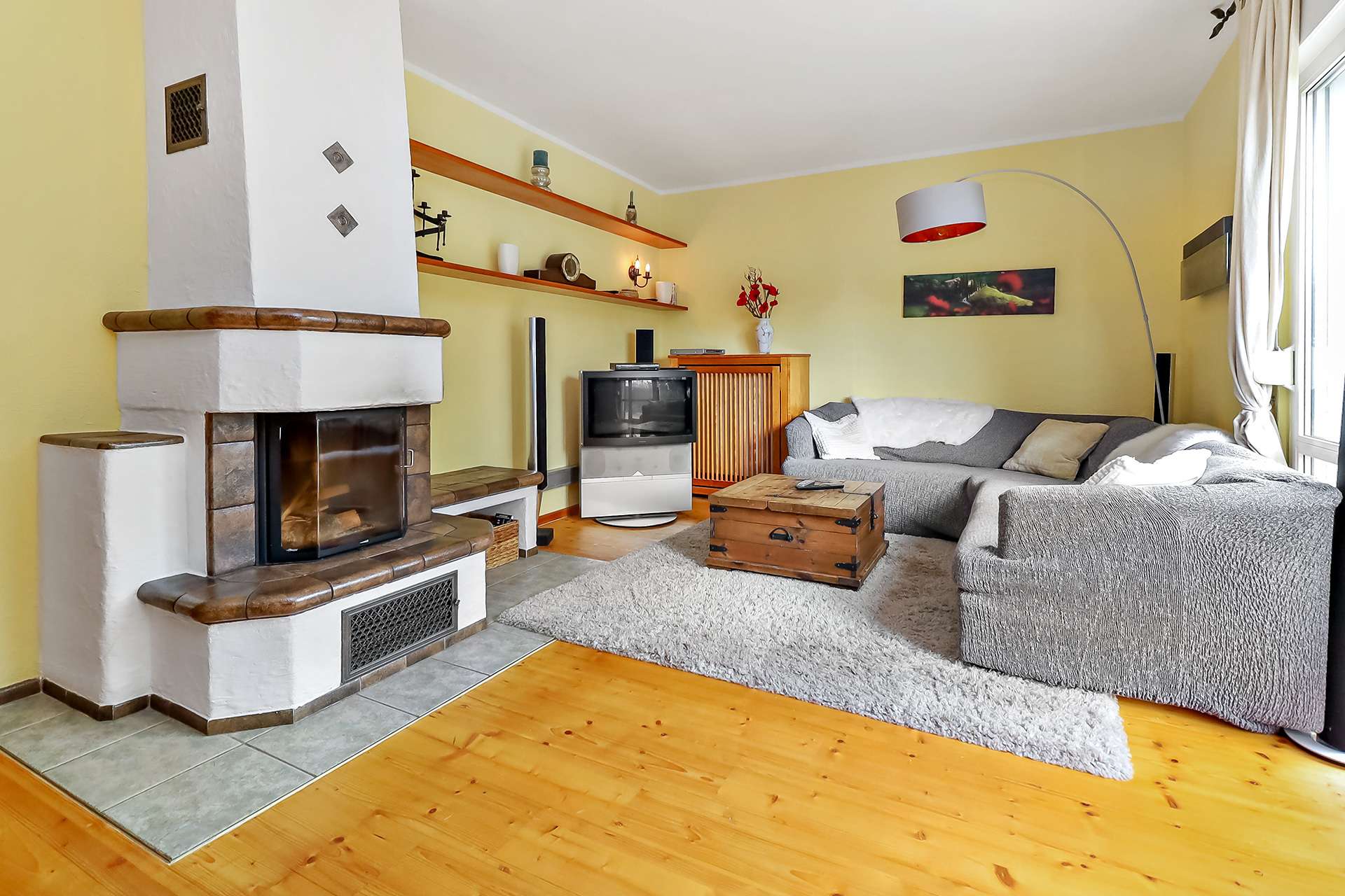Wohnbereich mit Kamin