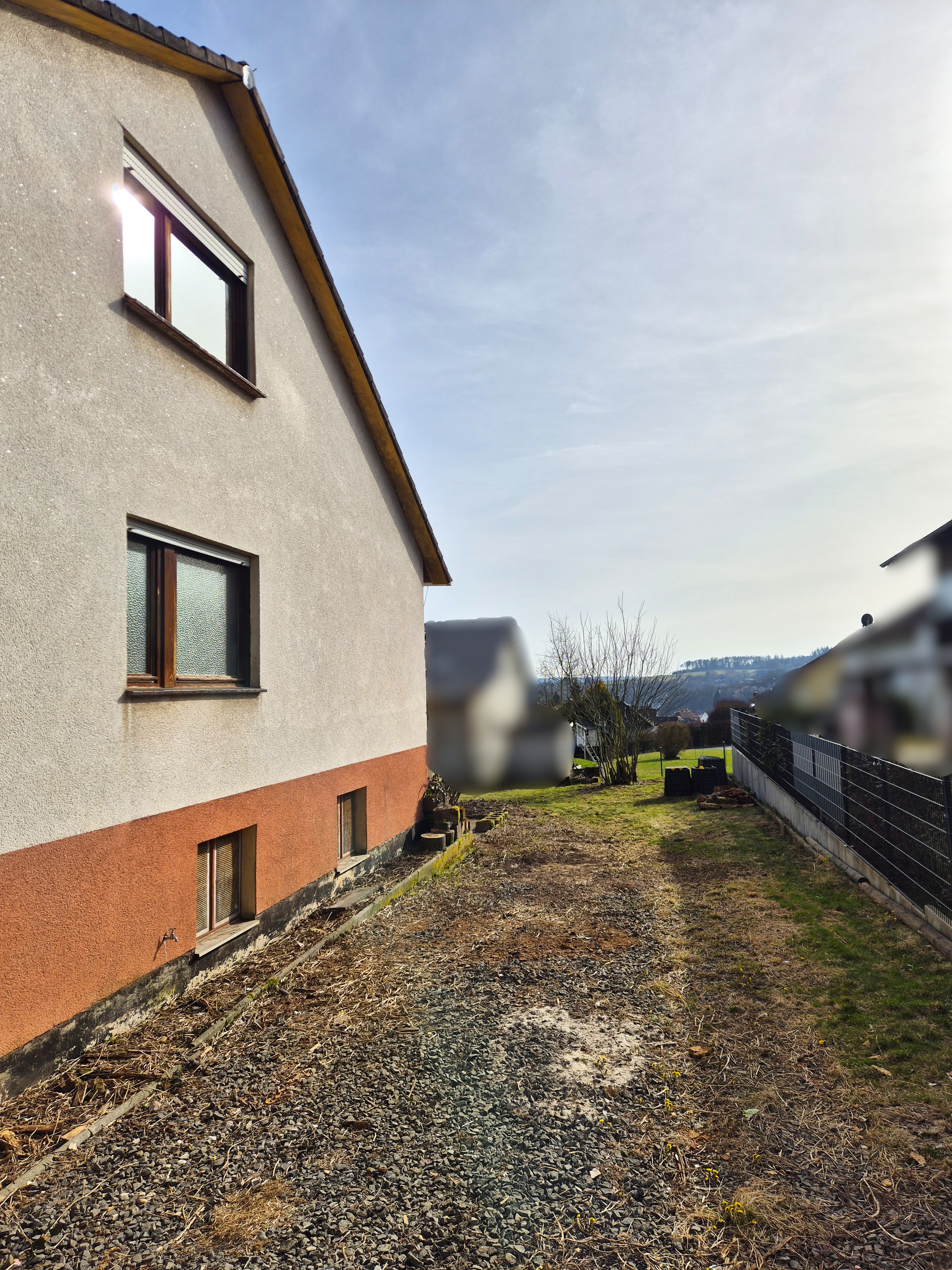 Grundstück von der Seite