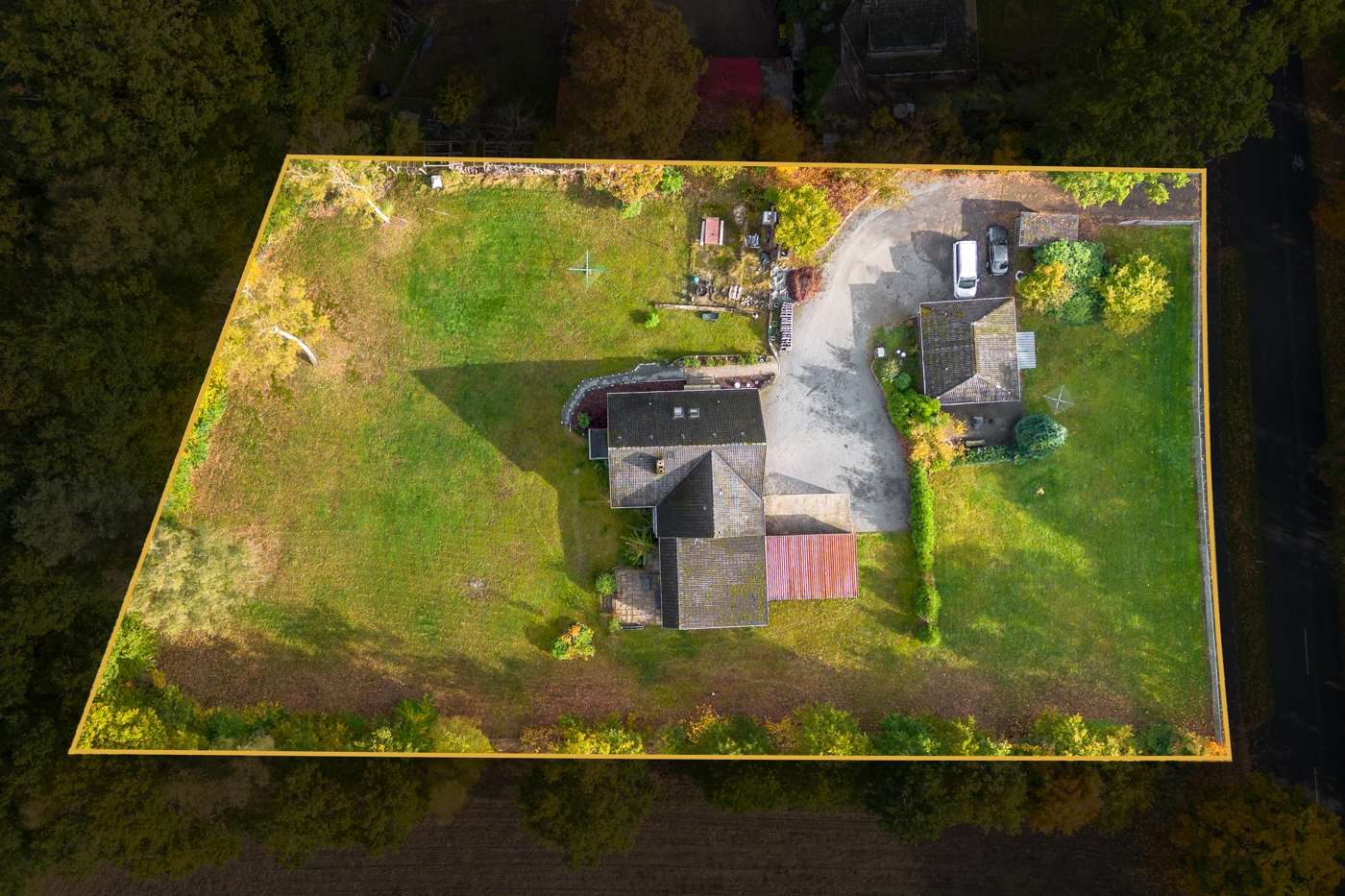 Wohnen mit Freiraum: Zwei Häuser, Pool und Sauna in der Lüneburger Heide – Bild 11