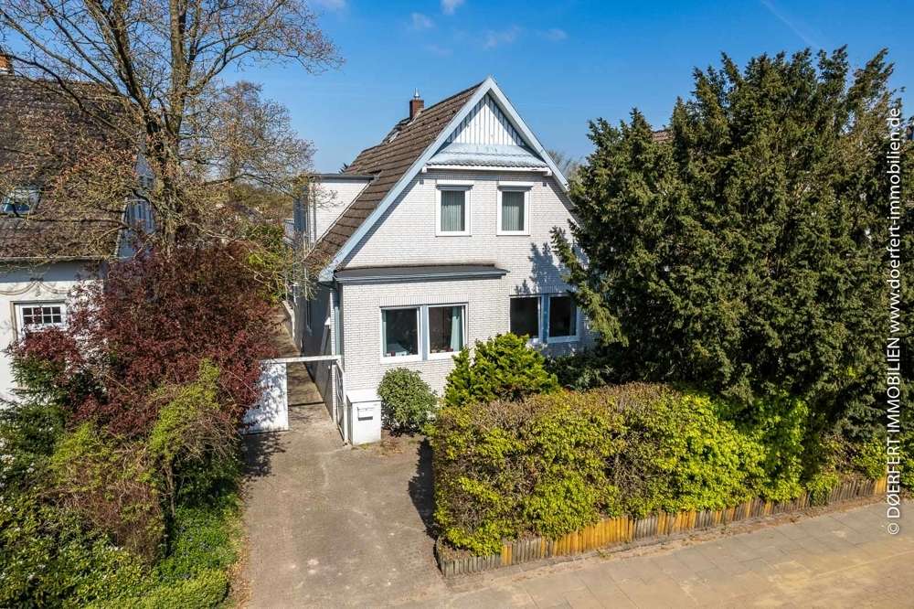 Elmshorn | Traumhaftes Stadthaus mit wunderbar weitläufiger Veranda und Apartment – Bild 1