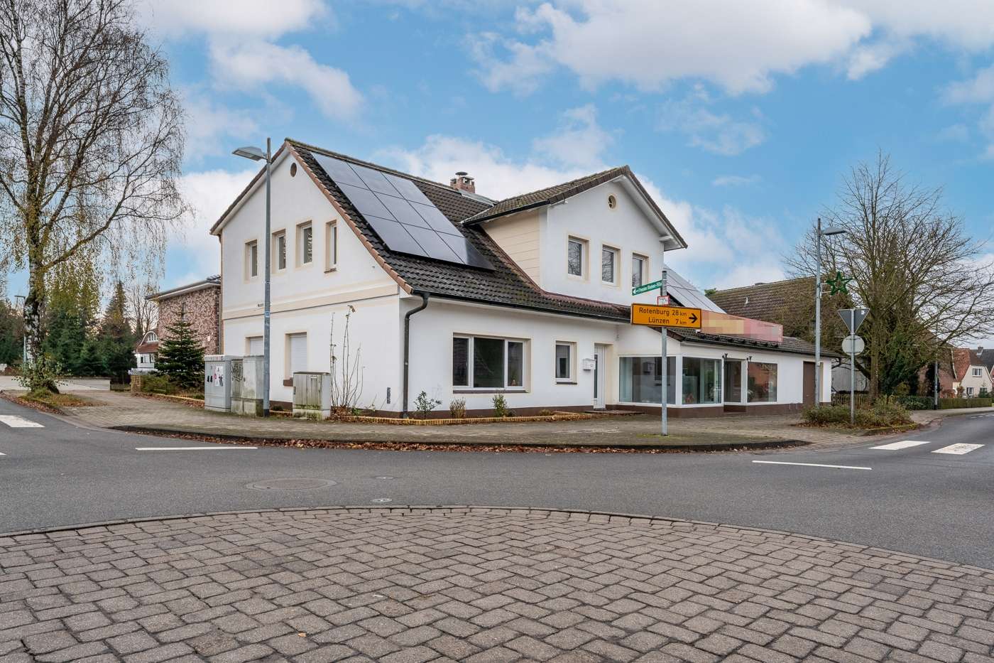 Wohnen & Arbeiten unter einem Dach – Saniertes Wohn- und Geschäftshaus im Herzen von Schneverdingen – Bild 1