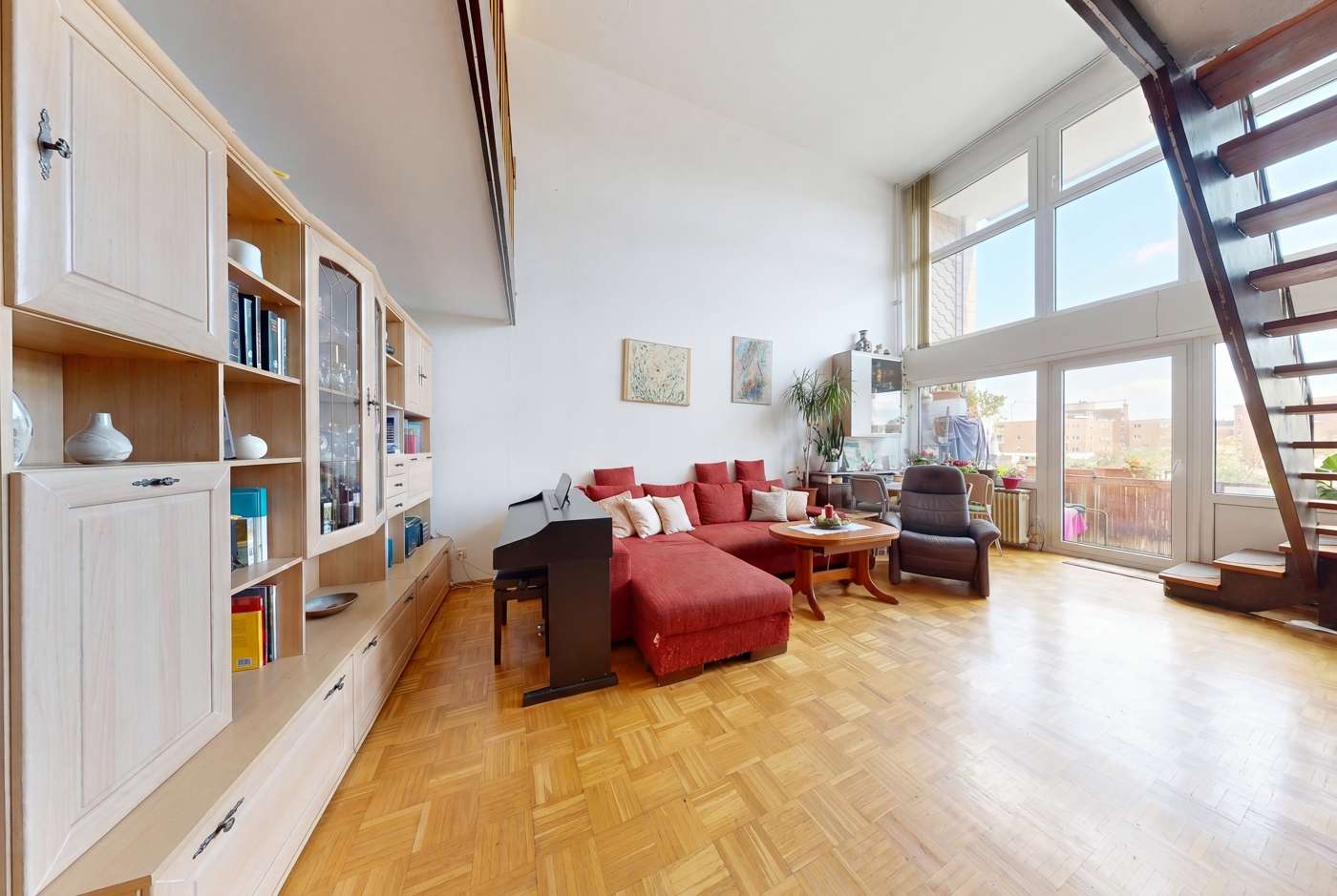 Sanierte 5-Zi.-Maisonette mit 2 Balkonen, Aufzug & Ausbaupotenzial in ruhiger Lage Hannovers – Bild 3