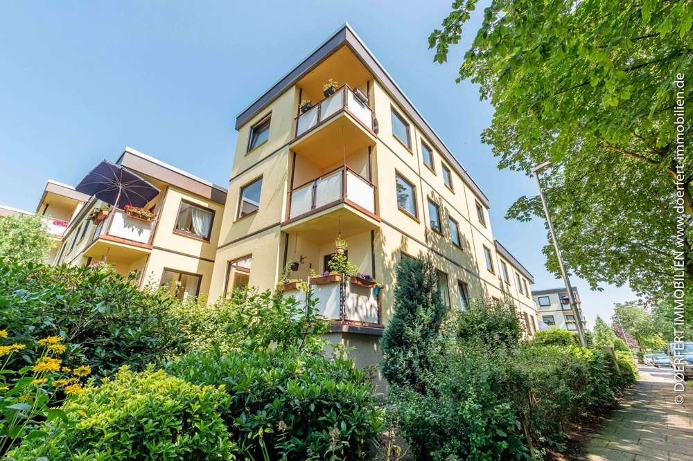 Buxtehude | Ideal geschnittene 3,5-Zimmer-Wohnung mit Balkon, zwei Badezimmern – zentral gelegen – Bild 1