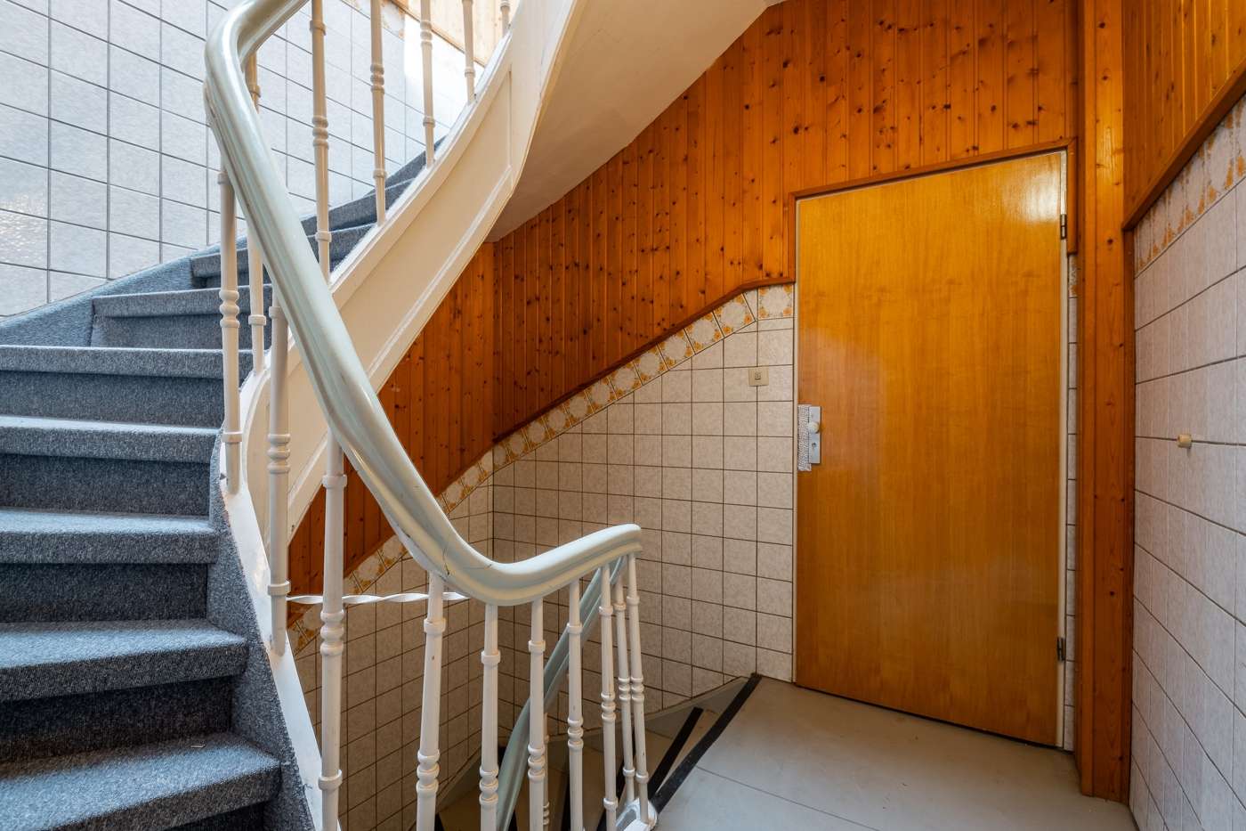 Lübeck I Aufgeteiltes Zinshaus mit Gewerbe und Wohneinheiten auf Altstadt-Insel mit Dachterrasse – Bild 3