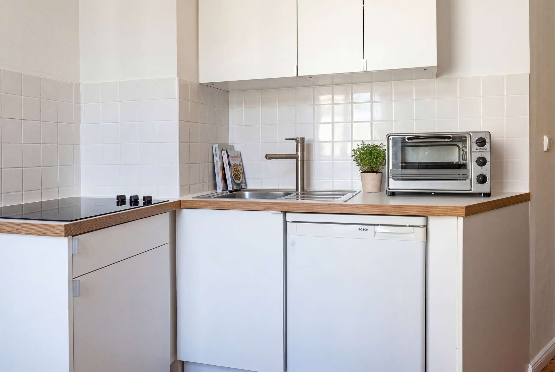 Urbanes Wohnen in Bestlage am Kanal – charmantes Micro-Apartment mit durchdachtem Grundriss – Bild 4