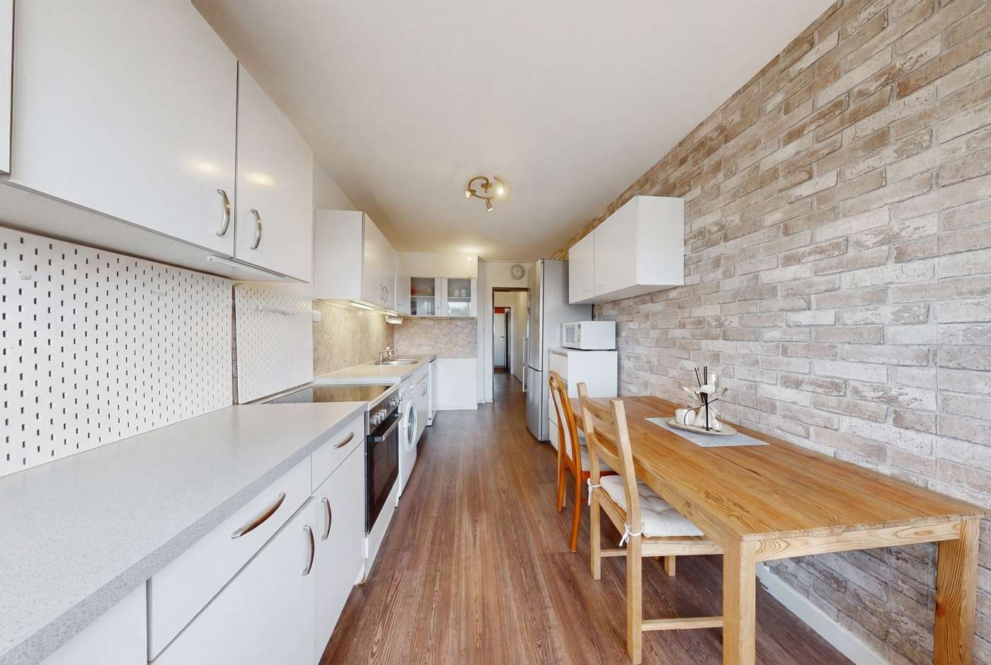 Sanierte 5-Zi.-Maisonette mit 2 Balkonen, Aufzug & Ausbaupotenzial in ruhiger Lage Hannovers – Bild 5