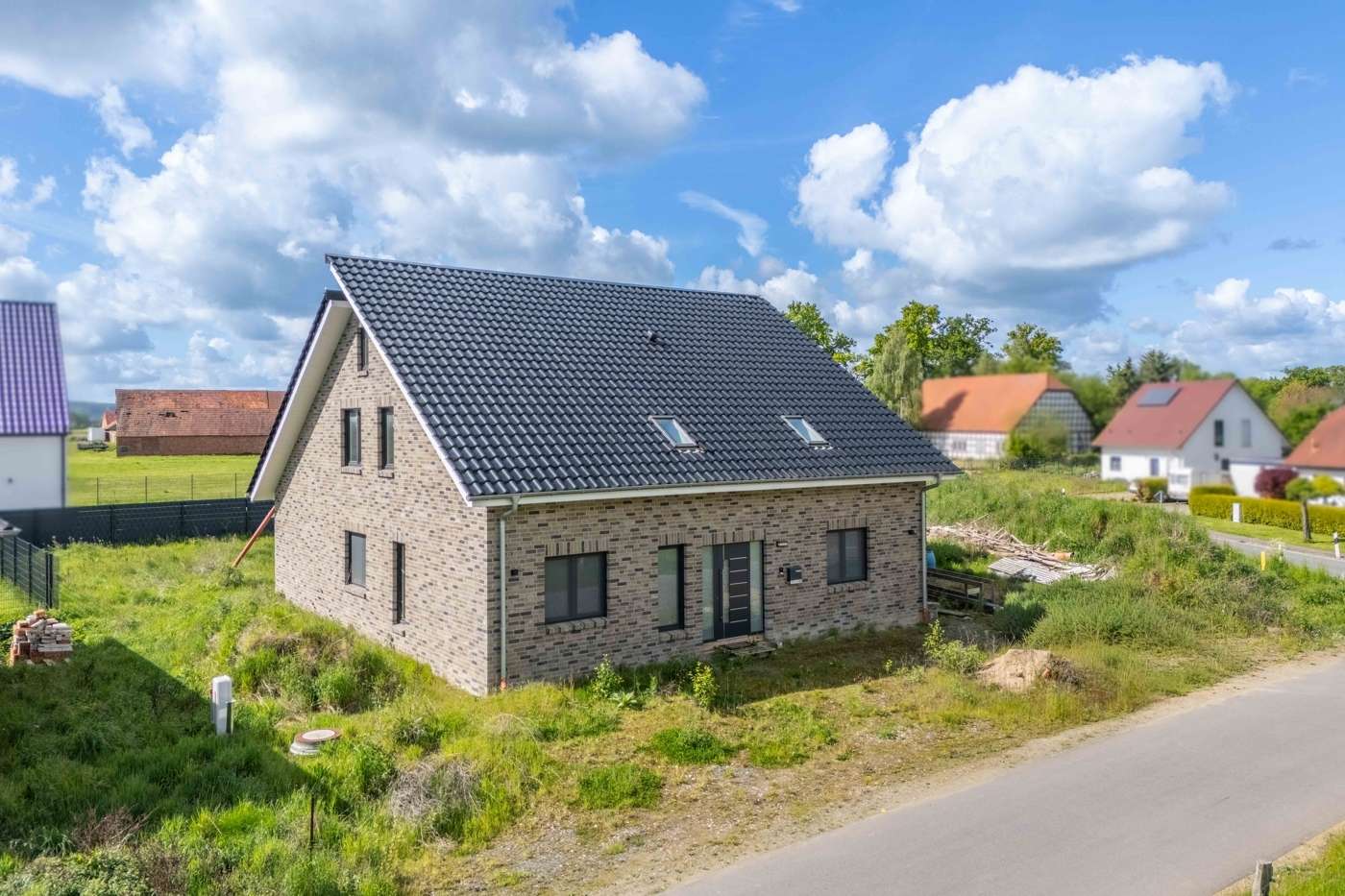 Energieeffizienz trifft Eleganz: Ihr modernes Heim erwartet Sie – Bild 2