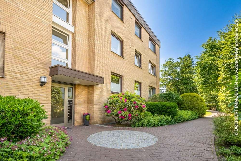 Seevetal – Hittfeld | Traumhafte 4-Zimmer-Wohnung mit sonniger Terrasse in idyllischer Lage – Bild 1