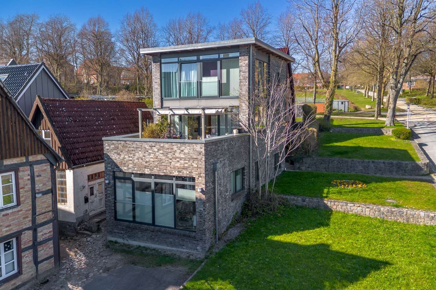 Modernes Stadthaus mit zwei Wohnungen und Dachterrasse in Top-Innenstadtlage – Bild 10