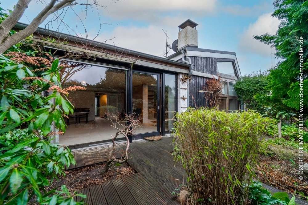 Hamburg – Niendorf l Charmanter Bungalow mit offenem Kamin, Garten und Garage – Bild 1