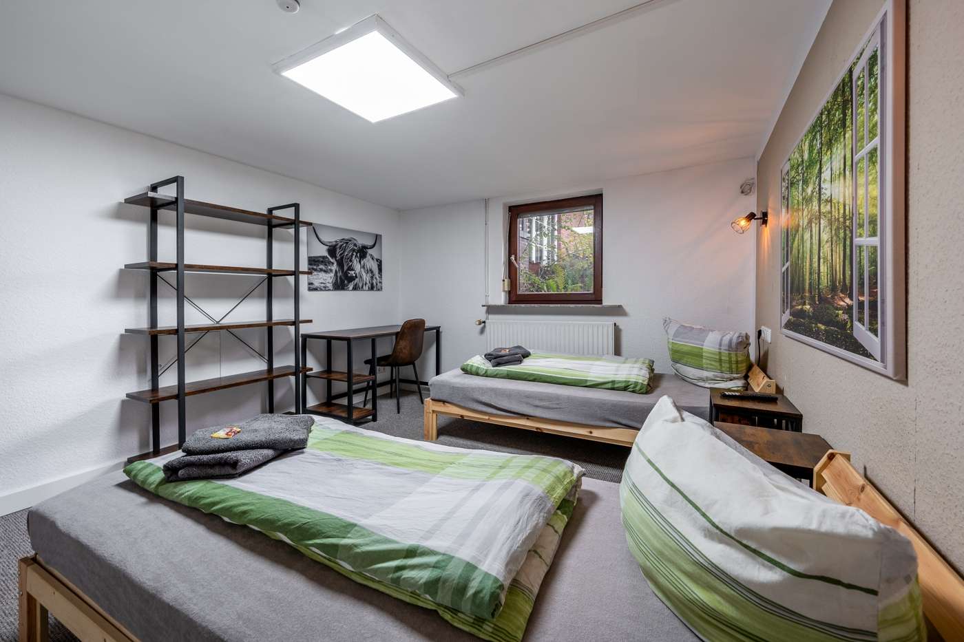 Wohnen mit Freiraum: Zwei Häuser, Pool und Sauna in der Lüneburger Heide – Bild 5