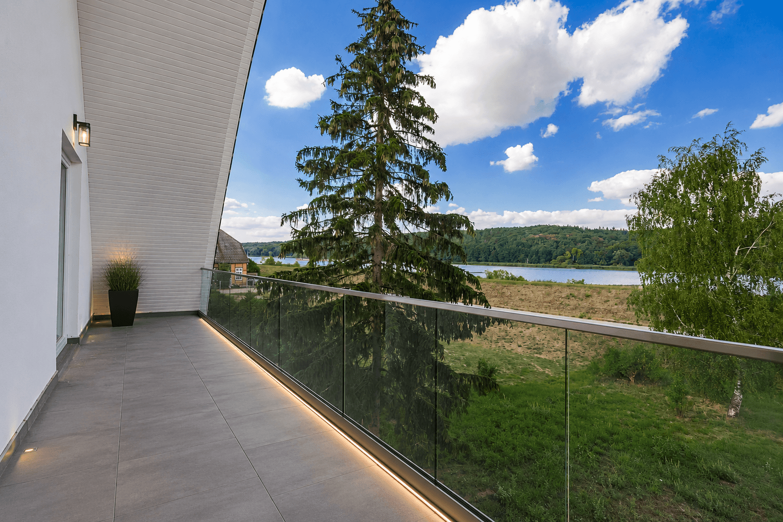 Tespe | Große helle Doppelhaushälfte auf 3 Ebenen mit 2 Balkonen, 1 Terrasse & einmaligem Elbblick – Bild 9