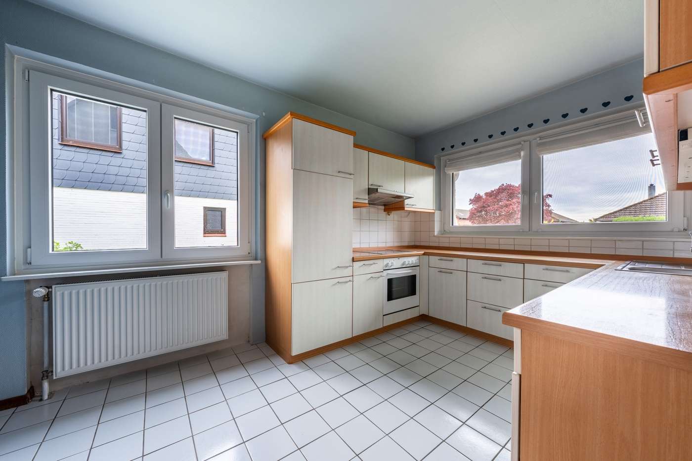 Viel Platz, viele Möglichkeiten – Gepflegtes Zweifamilienhaus mit großem Garten & Garage – Bild 6
