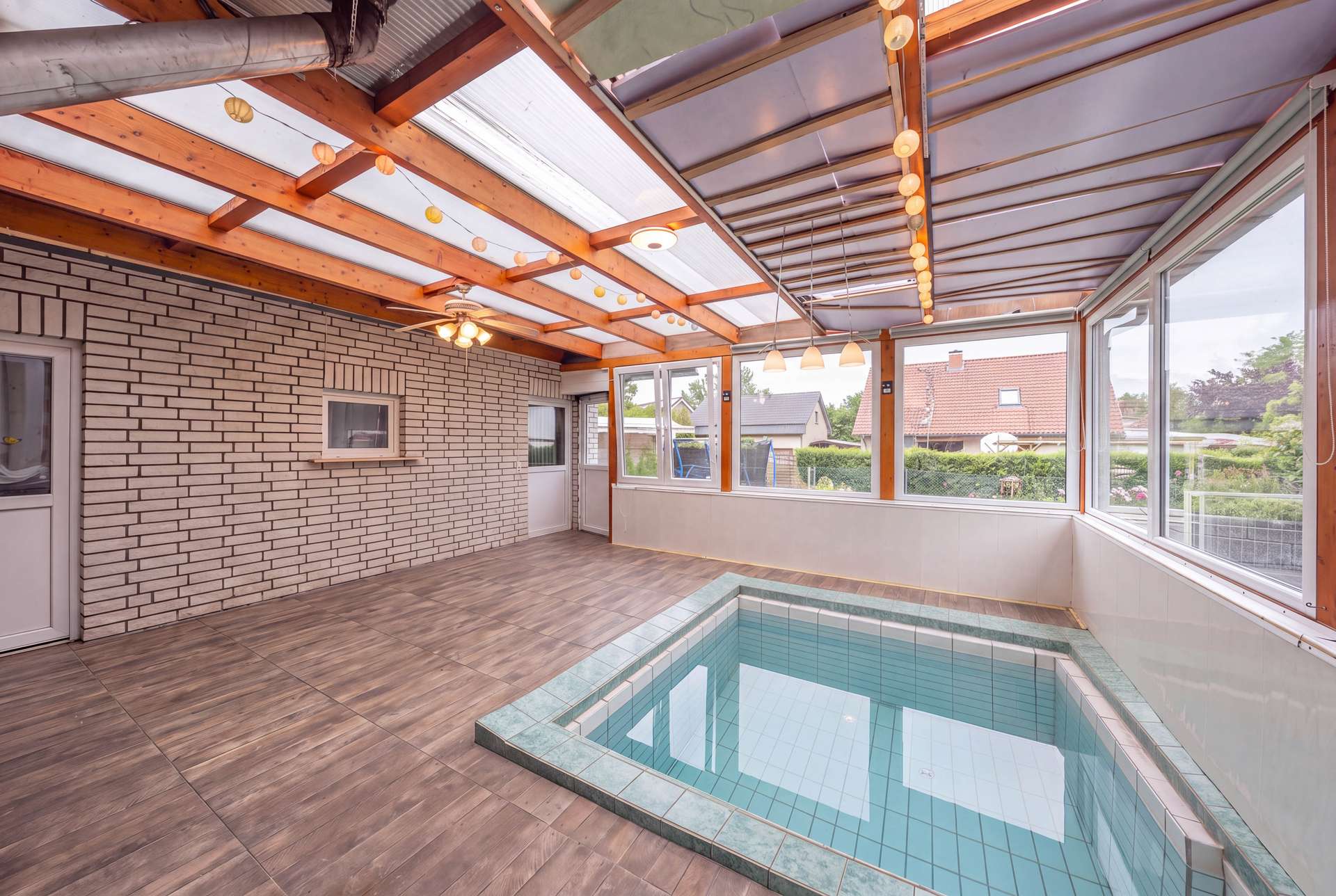Einfamilienhaus mit zwei Wohnbereichen Sauna +Pool – Bild 2