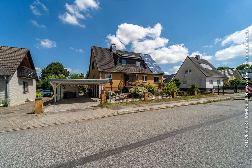 Hamburg – Wilhelmsburg | Großes Einfamilienhaus mit Einliegerwohnung, tollem Garten und Kamin – Bild 1