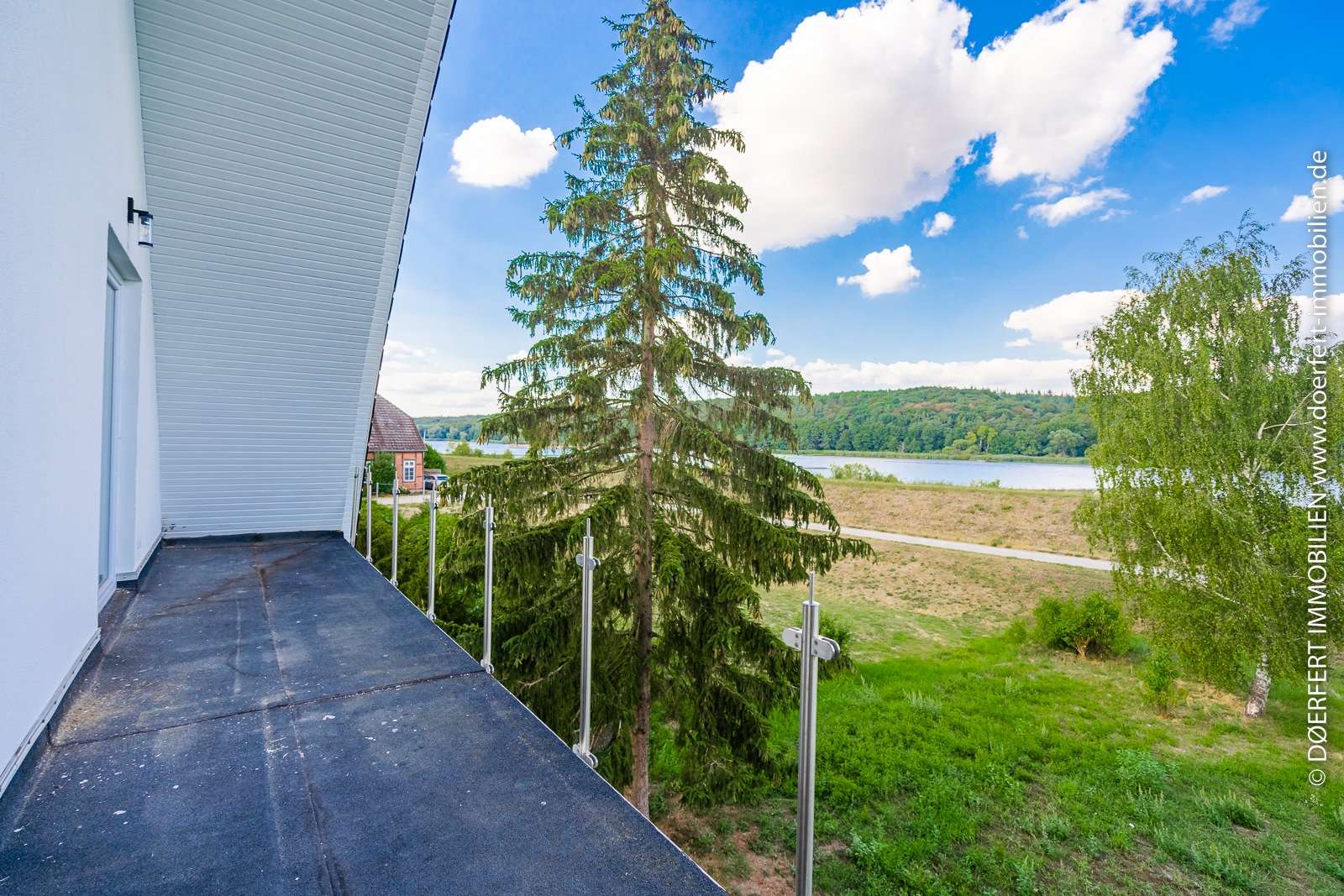 Tespe | Große helle Doppelhaushälfte auf 3 Ebenen mit 2 Balkonen, 1 Terrasse & einmaligem Elbblick – Bild 10