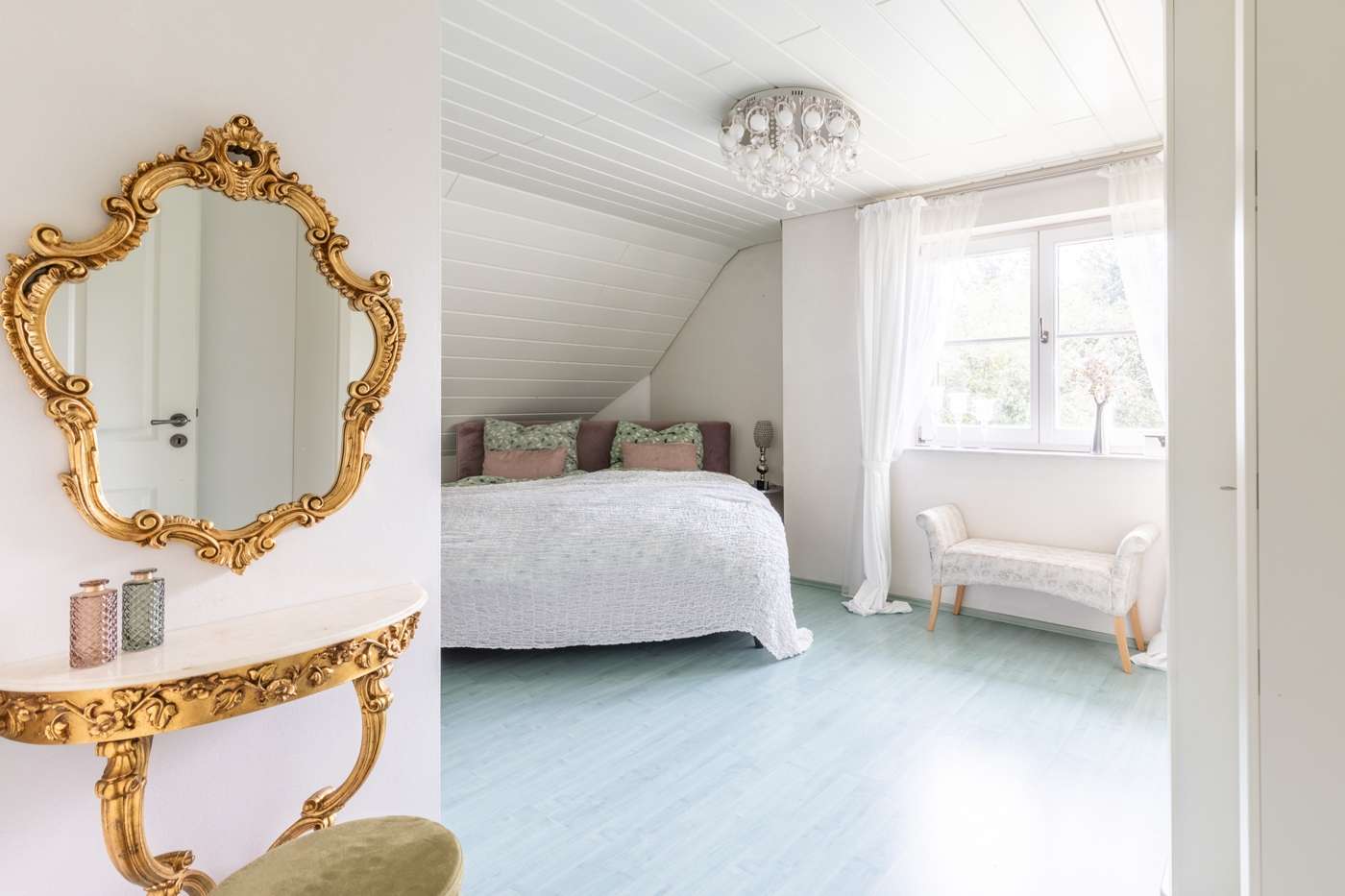 Exklusives Landhausambiente – freistehendes Anwesen in Feldrandlage mit Naturteich – Bild 8
