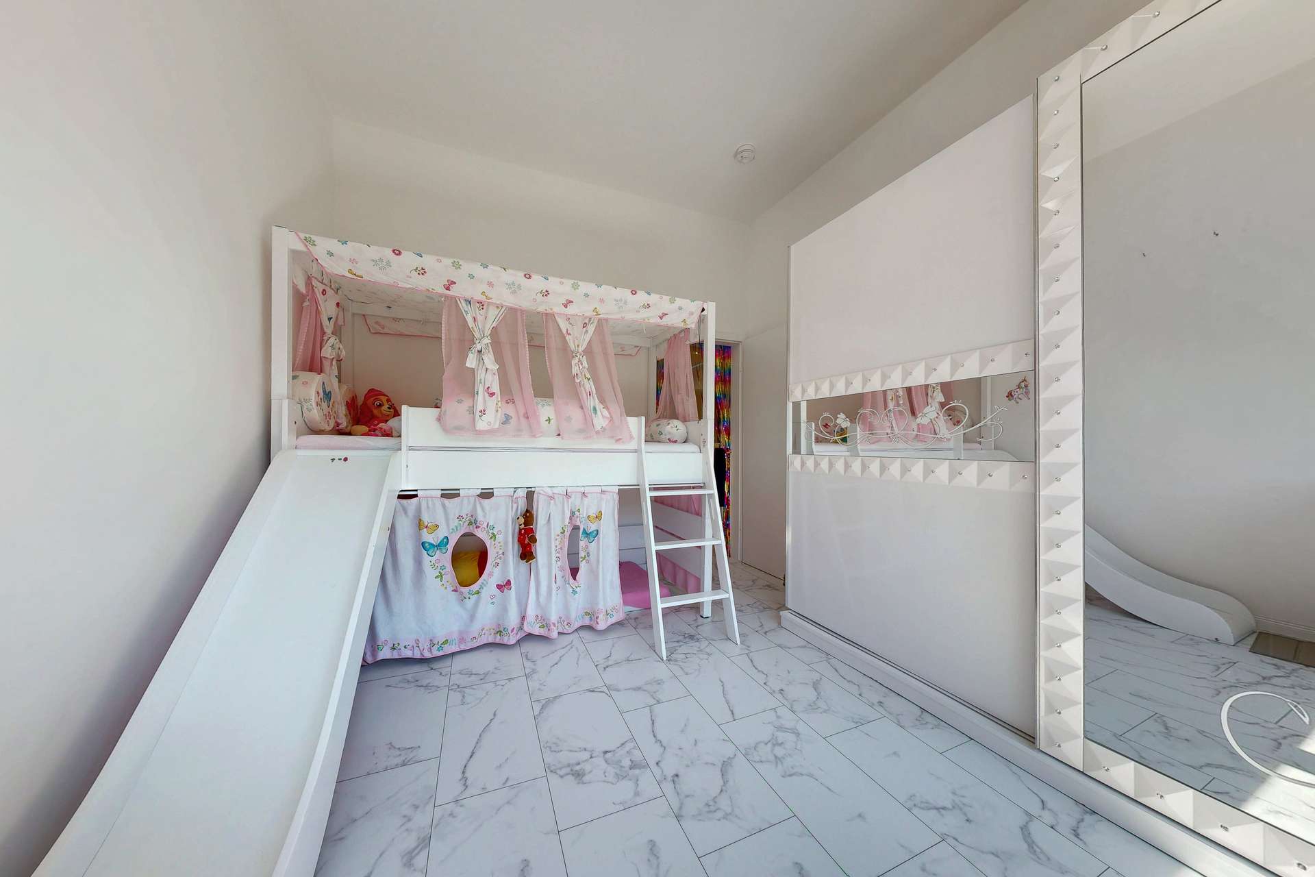 Großzügige 5-Zimmer-Wohnung mit Modernisierung und Potenzial – Bild 10