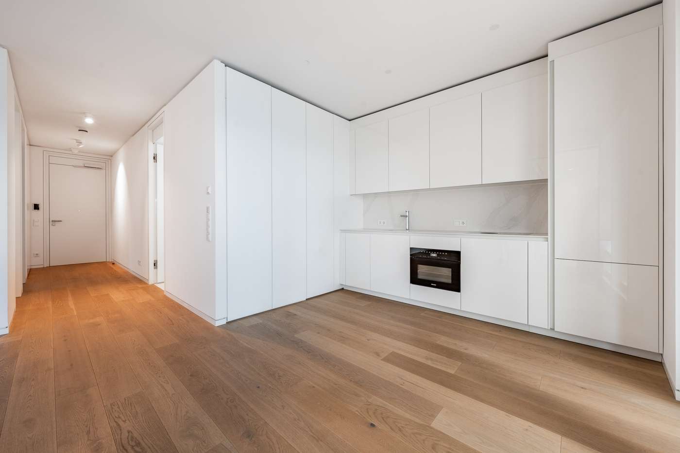 Maritimer Luxus in Perfektion – Stilvolle 2-Zimmer-Residence im FIFTYNINE am Strandkai – Bild 3