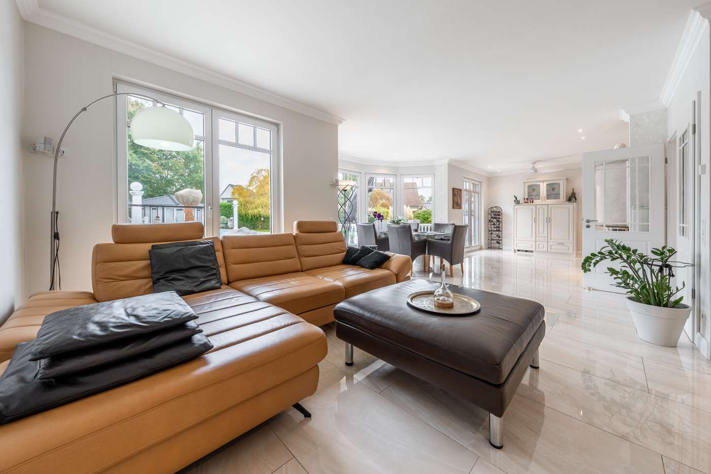 Exklusive Villa mit Wellness & Weitblick – Bild 5