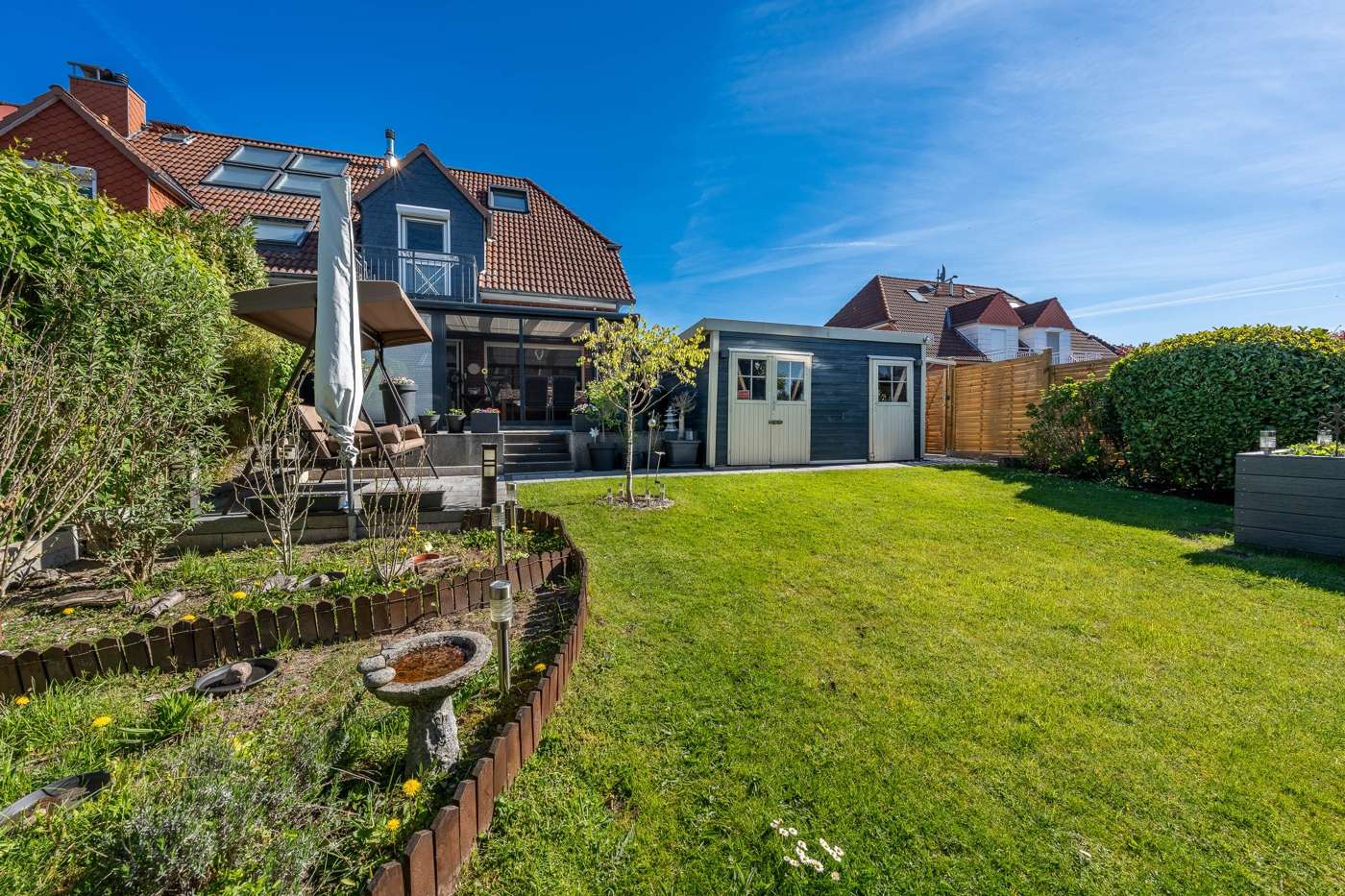 Modernes Wohnen im grünen Barsbüttel: Reihenendhaus mit Gartenidylle und Doppel-Carport – Bild 10