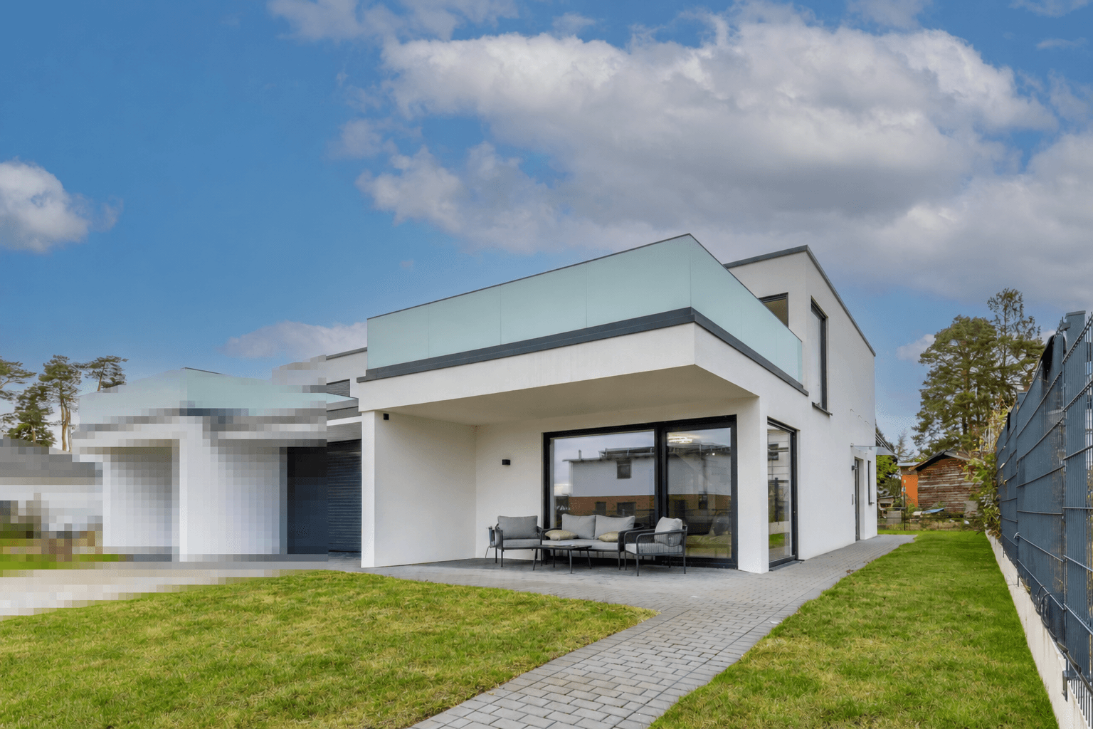 Modernes Wohnen auf höchstem Niveau – Einfamilienhaus mit Dachterrasse, Smart Home & Wärmepumpe – Bild 1