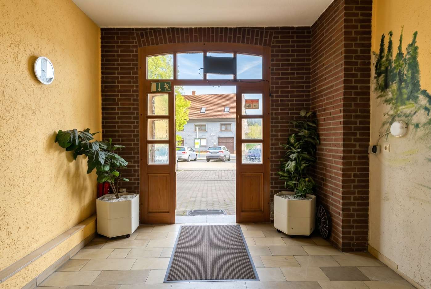 Wohn- & Geschäftshaus mit Restaurant, Saal und Vermietungspotenzial – Bild 3