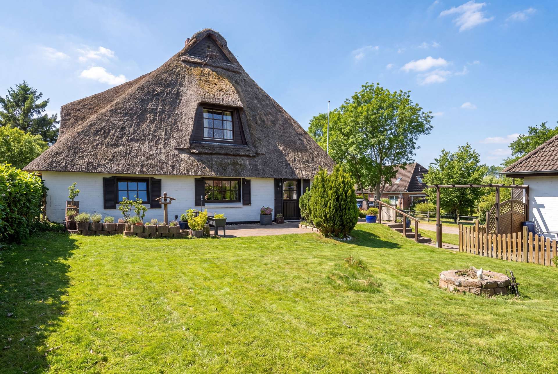 Ein Stück norddeutsches Lebensgefühl – historisches Reetdachhaus mit drei Wohneinheiten – Bild 7