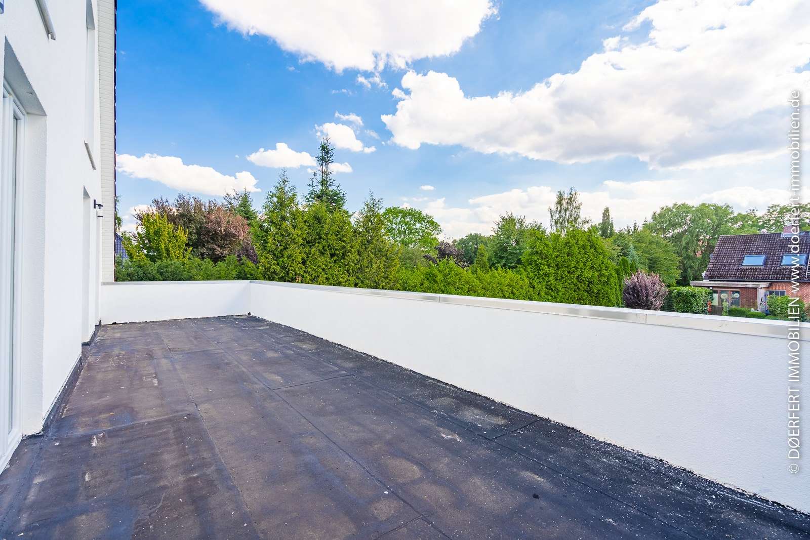 Tespe | Große helle Doppelhaushälfte auf 3 Ebenen mit 2 Balkonen, 1 Terrasse & einmaligem Elbblick – Bild 8