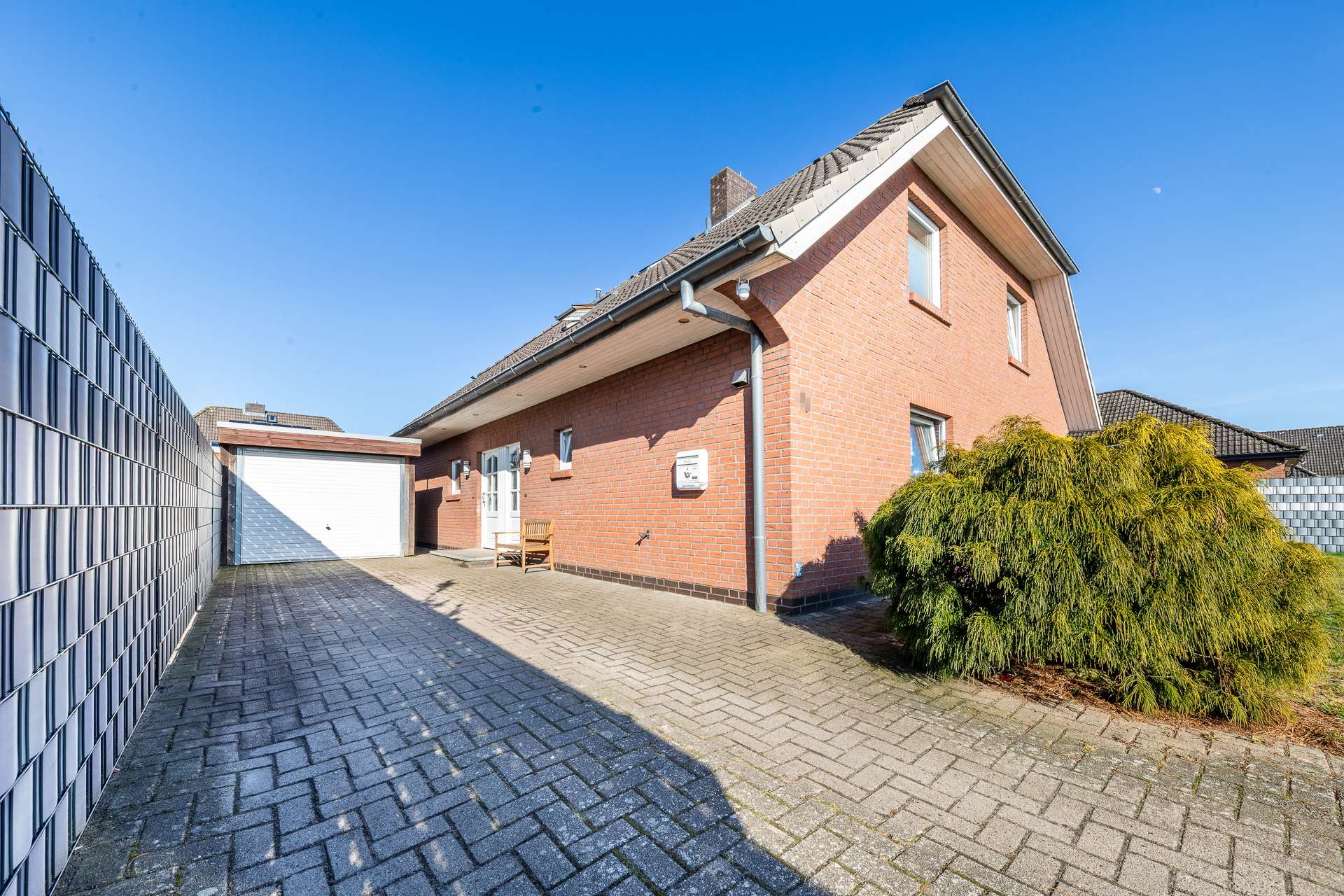 Ein-/ Zweifamilienhaus: Vielseitig & stilvoll – Ihr neues Zuhause für alle Lebensentwürfe – Bild 1