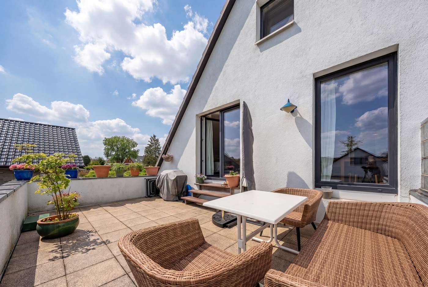 Viel Platz, viele Möglichkeiten – Gepflegtes Zweifamilienhaus mit großem Garten & Garage – Bild 10