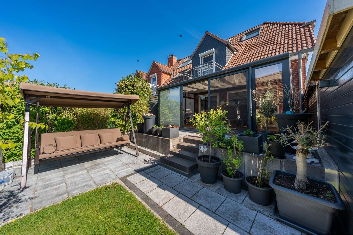 Modernes Wohnen im grünen Barsbüttel: Reihenendhaus mit Gartenidylle und Doppel-Carport – Bild 9