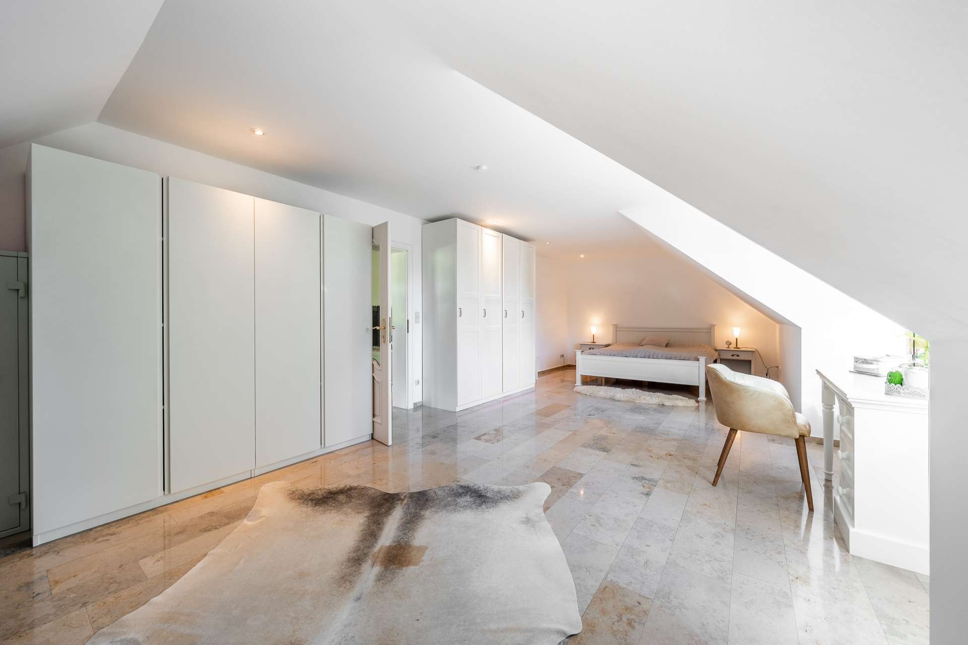 Großzügige 3-Zimmer-Wohnung mit 99 m² in zentraler und ruhiger Lage – Bild 9