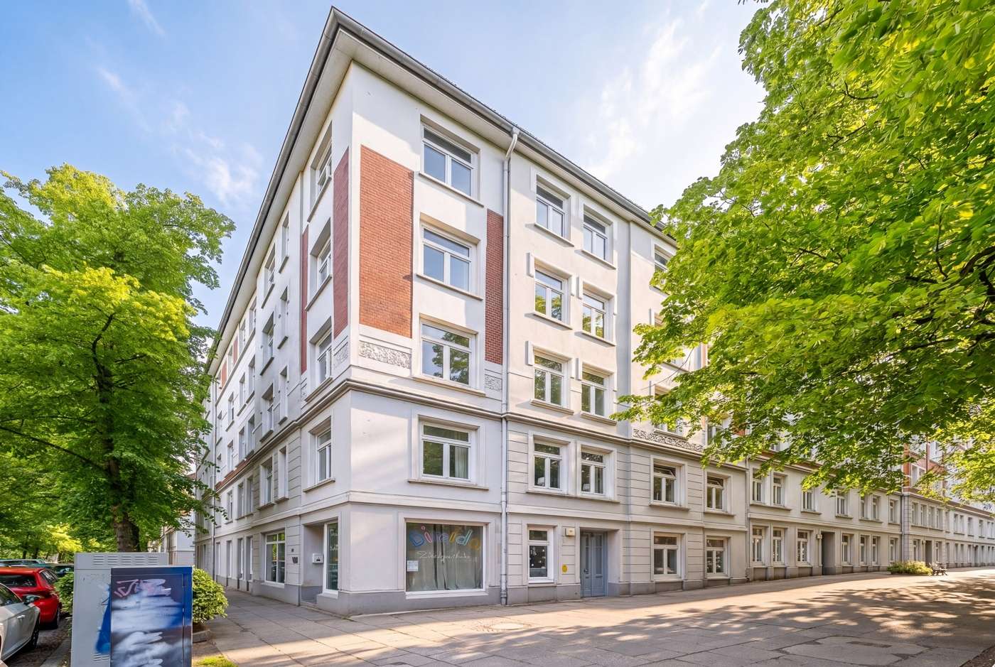 Stilvoll sanierte und frei lieferbare Altbauwohnung in Bestlage – 
unmittelbare Nähe zum Mühlenkamp – Bild 3
