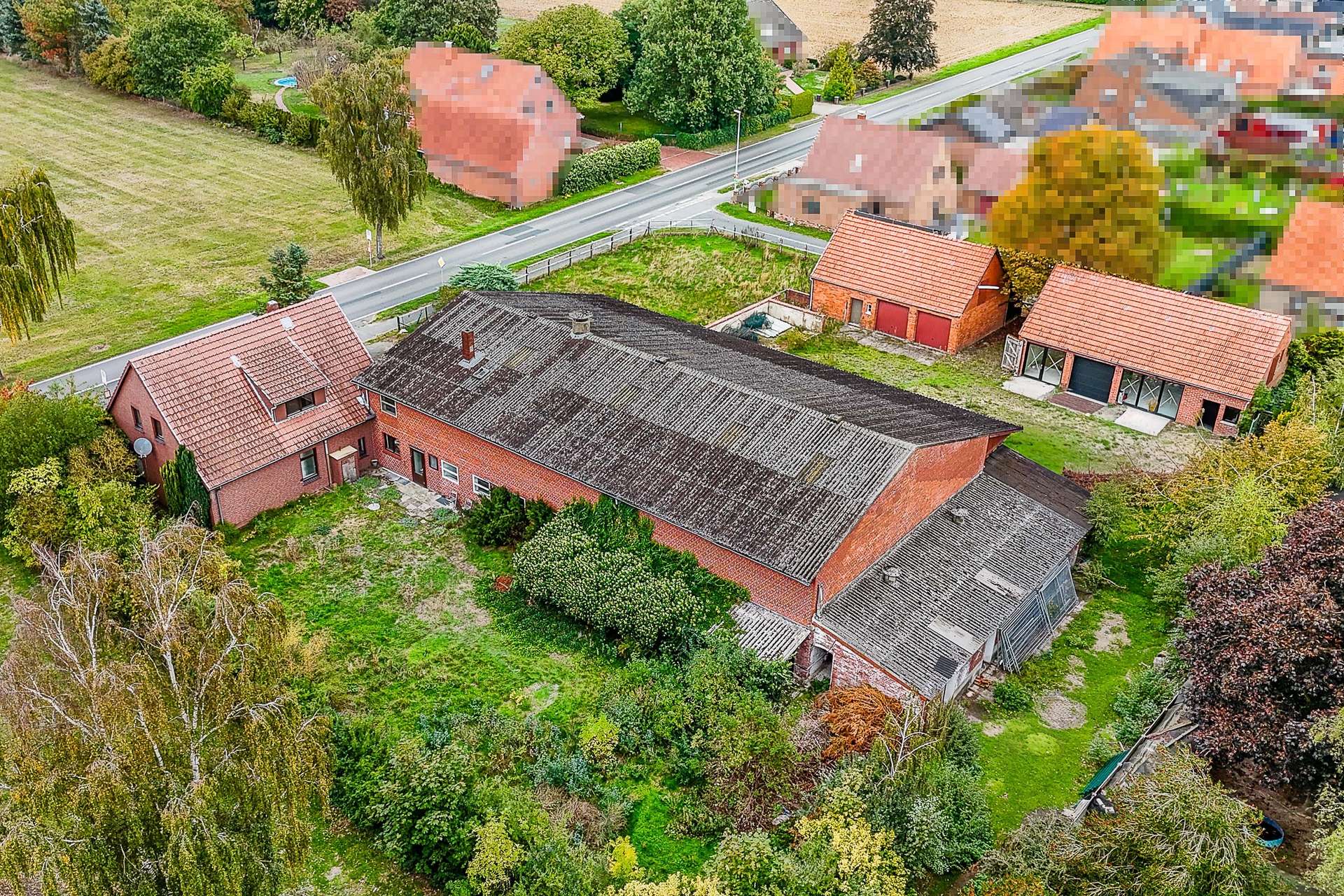 Einfamilienhaus & Stall mit Entwicklungspotenzial auf großem Grundstück – Bild 4