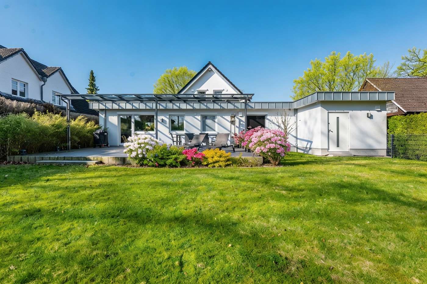 Hamburg – Wellingsbüttel I Charmantes Traumhaus in idyllischer Wohnlage, saniert mit vielen Extras – Bild 10