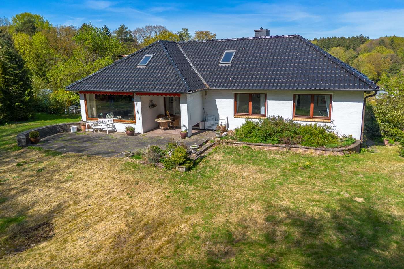 Ein Zuhause mit Weitblick – Großzügiges Grundstück trifft auf Privatsphäre und Wohnkomfort – Bild 1