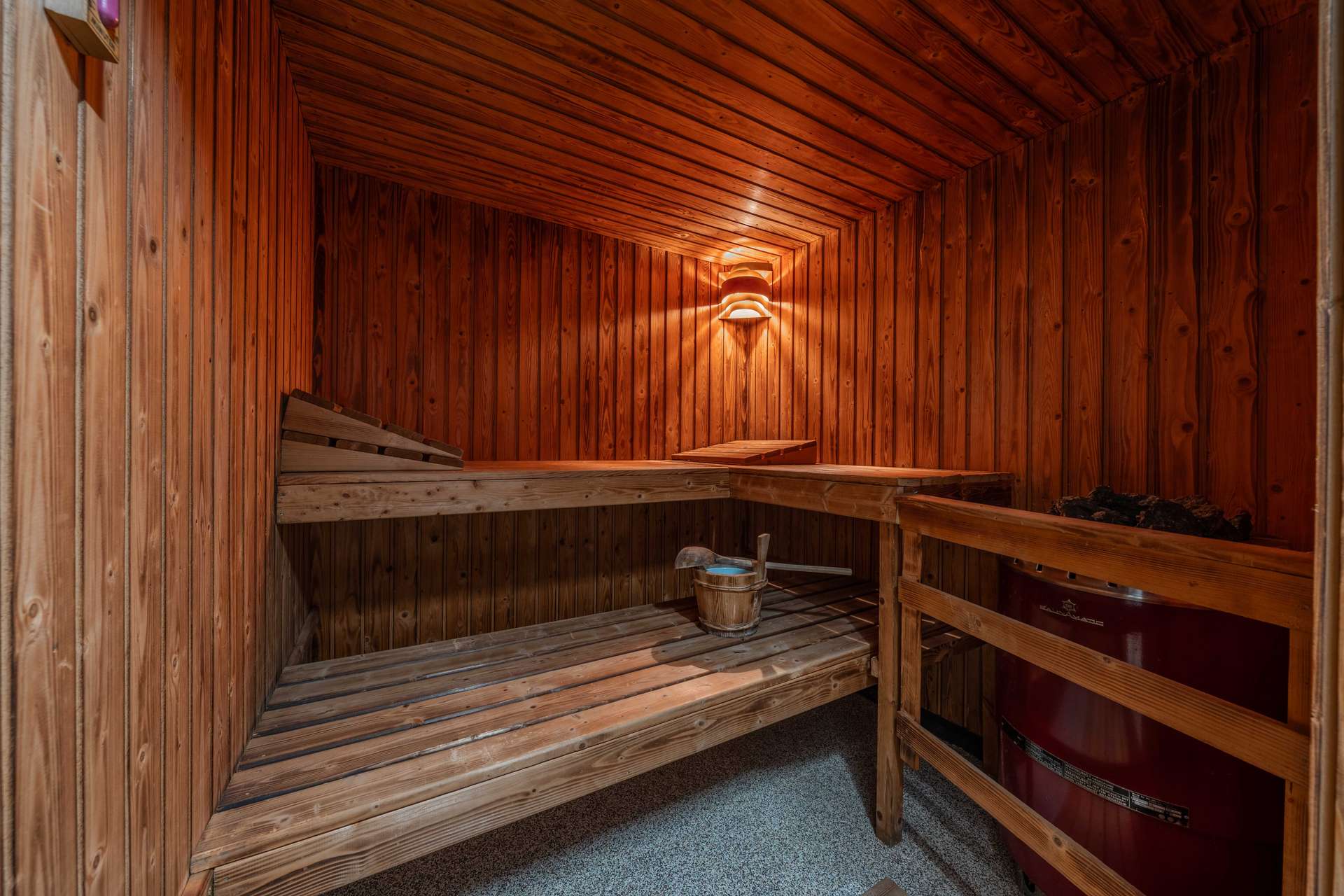Traumhaftes Zuhause mit Schwimmteich, Kachelofen, PV-Anlage & Sauna – Bild 10