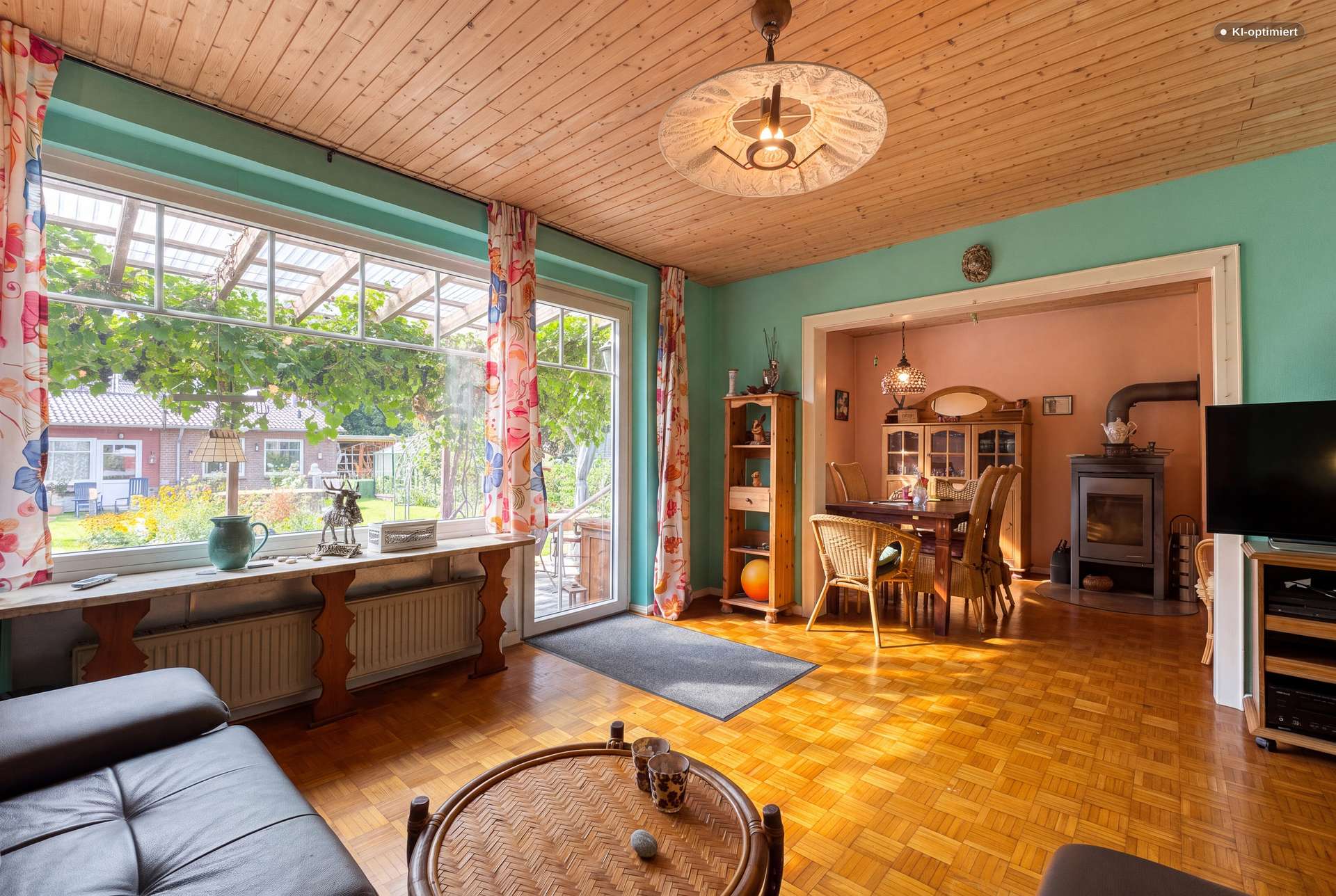 Modernisiertes Einfamilienhaus mit großem Südgarten und viel Potenzial – Bild 2